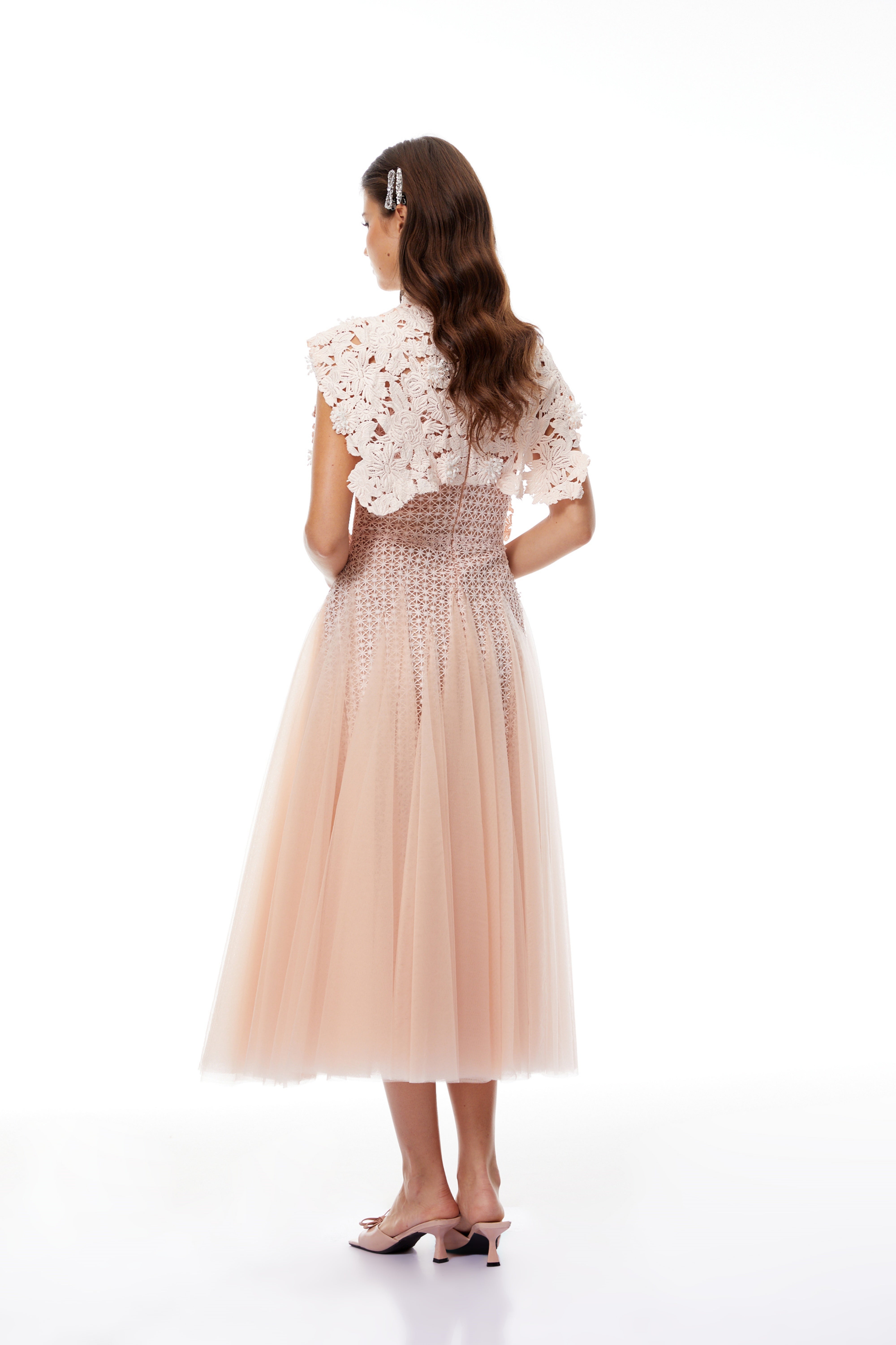 فستان دينيسا ميدي أسود مزين بالدانتيل