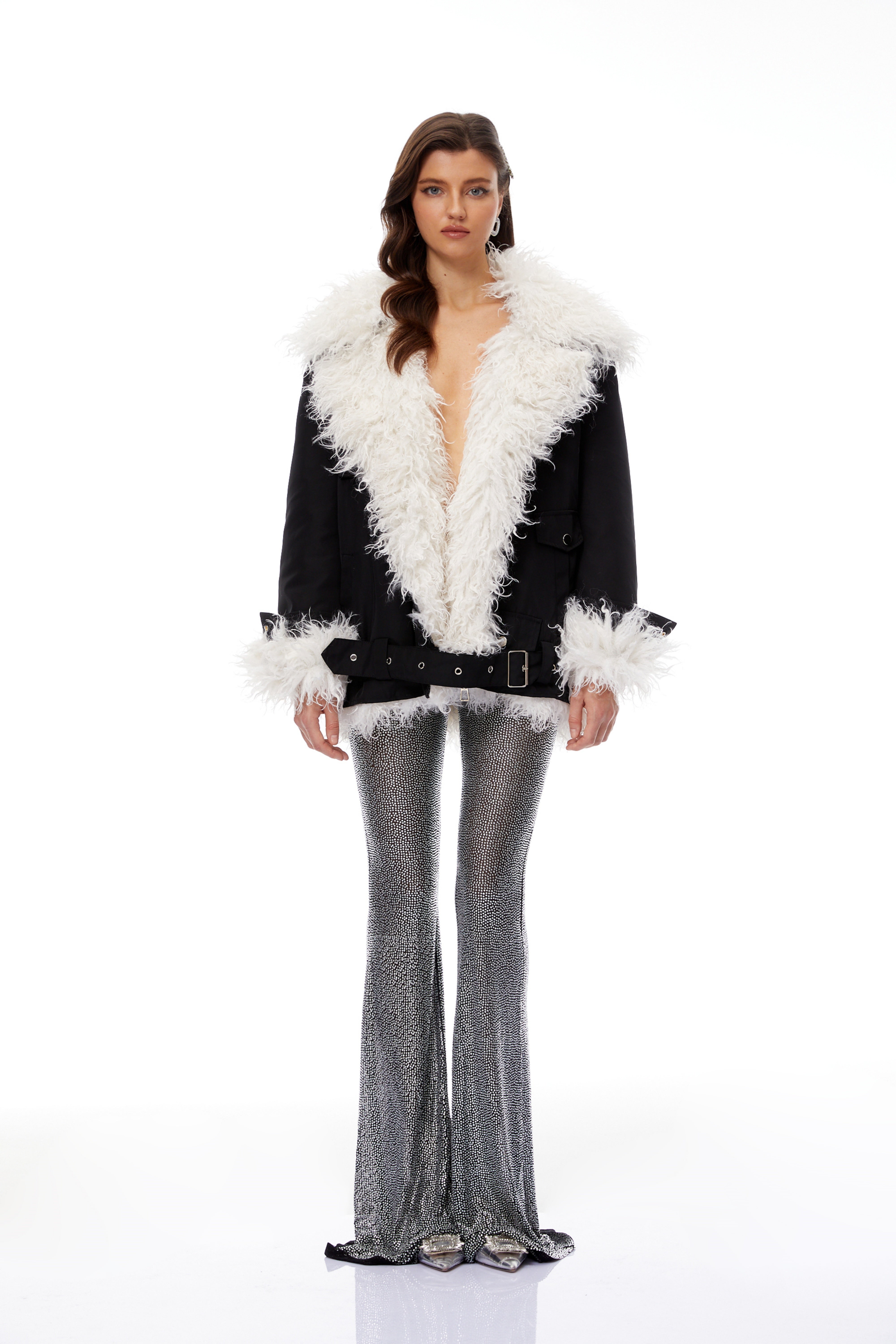 سترة دومينغو المبطنة بالفرو الأسود