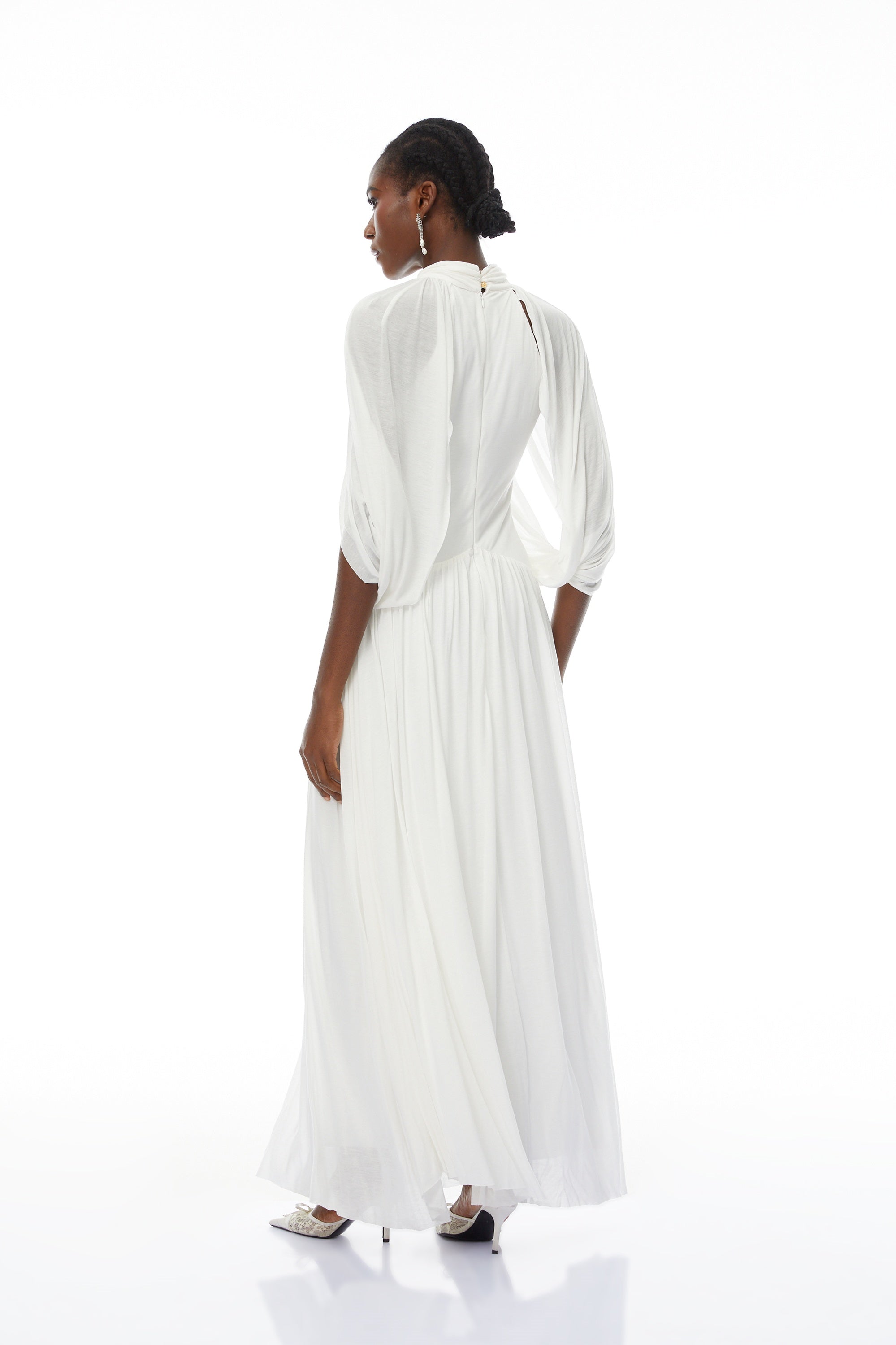 فستان ماكسي شبكي بتصميم كيب أخضر من Bergljot