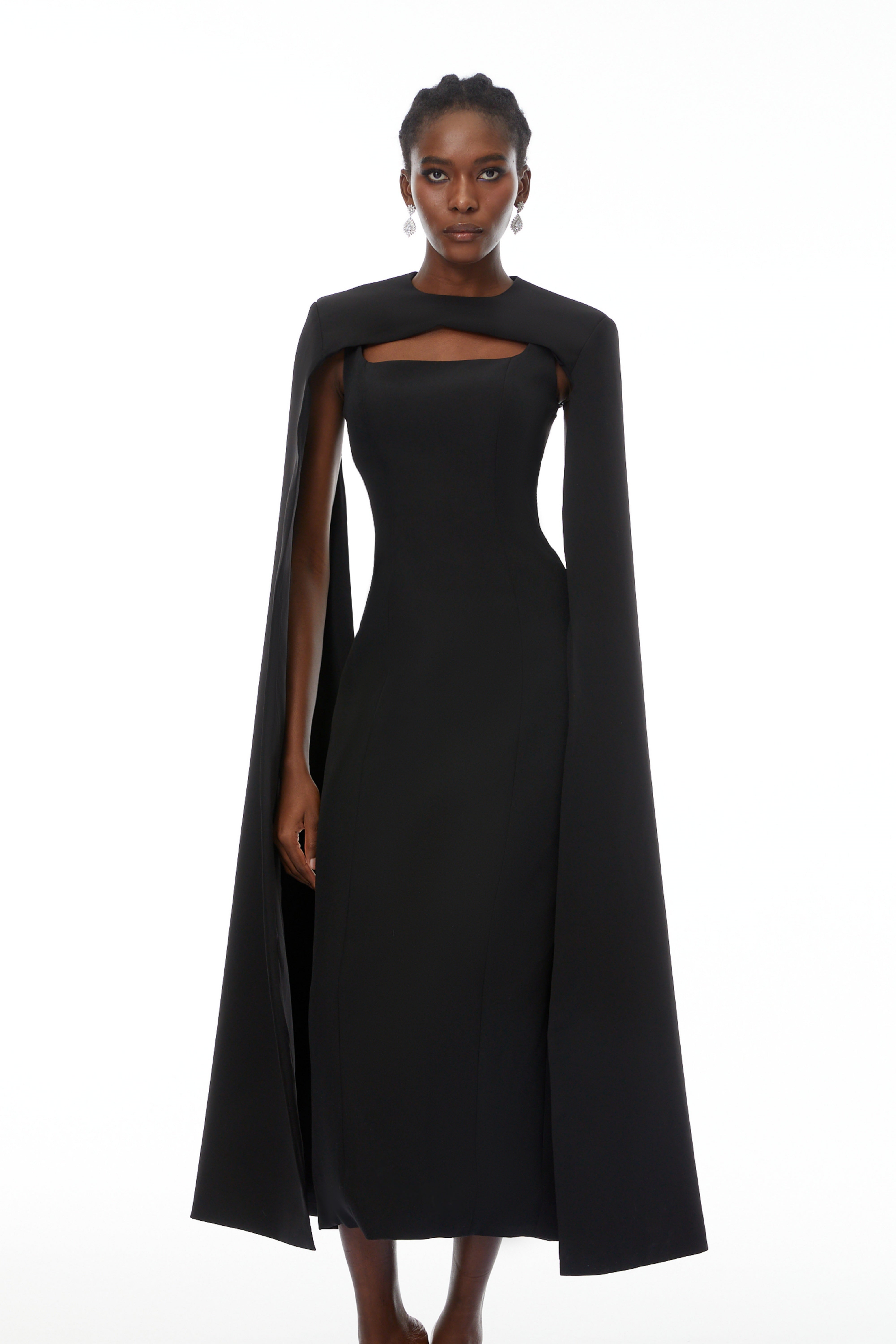 فستان برينجا طويل بتصميم كيب أبيض