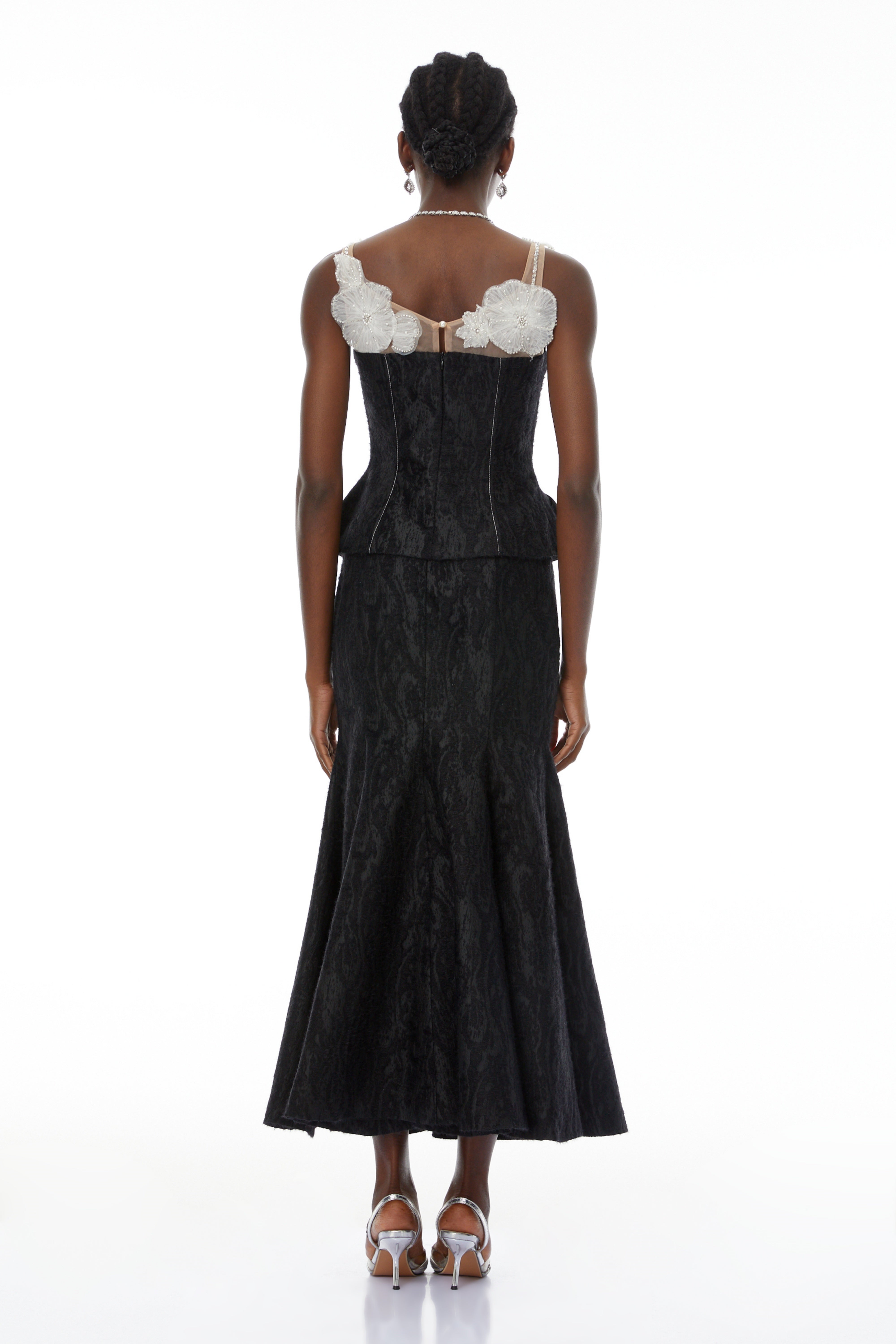 طقم مينا أسود بدون حمالات من قماش منقوش، مكون من بلوزة وتنورة