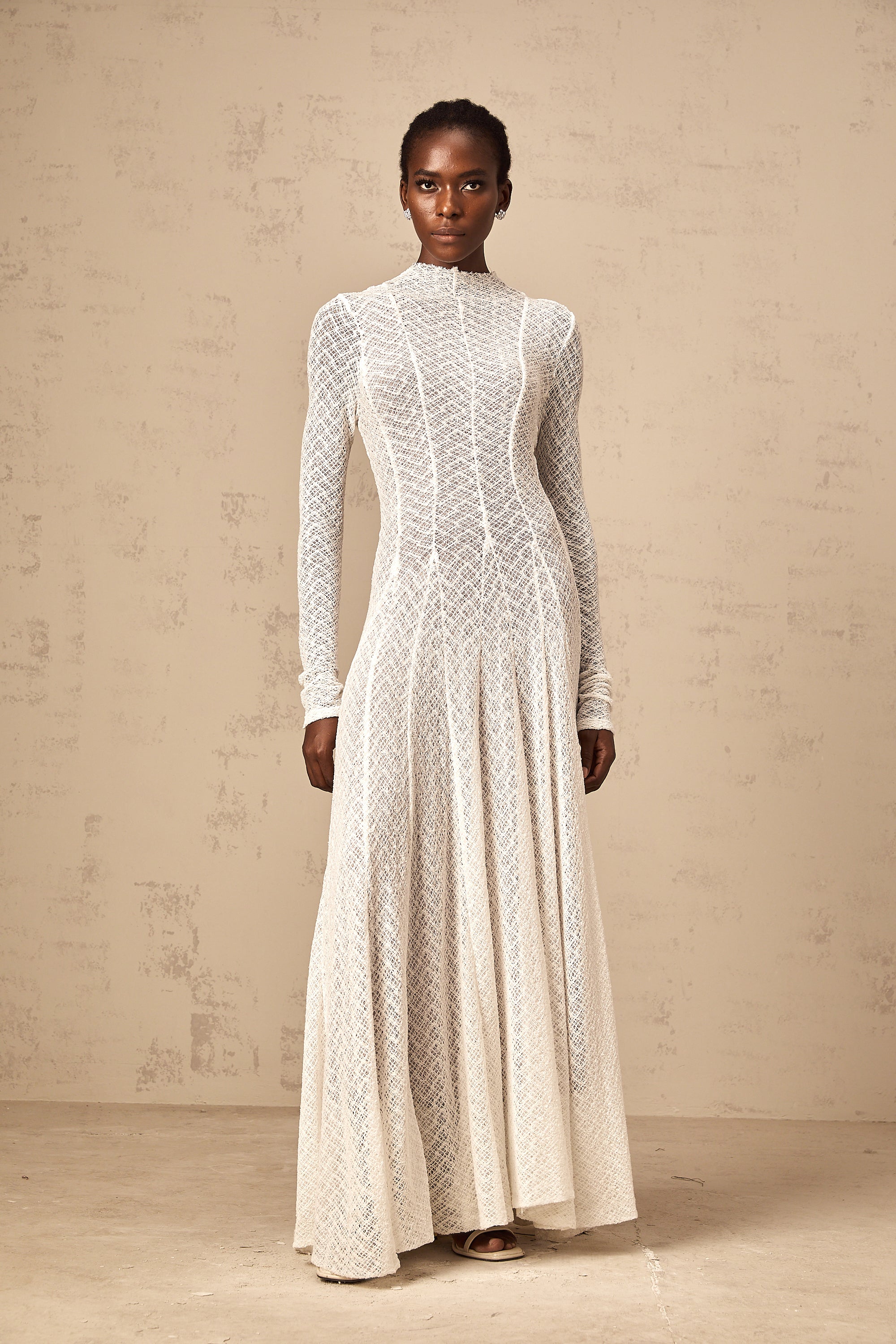 Athena Maxikleid aus Spitze mit Wellenmuster in Weiß (Endgültiger Verkauf – nur in den USA)