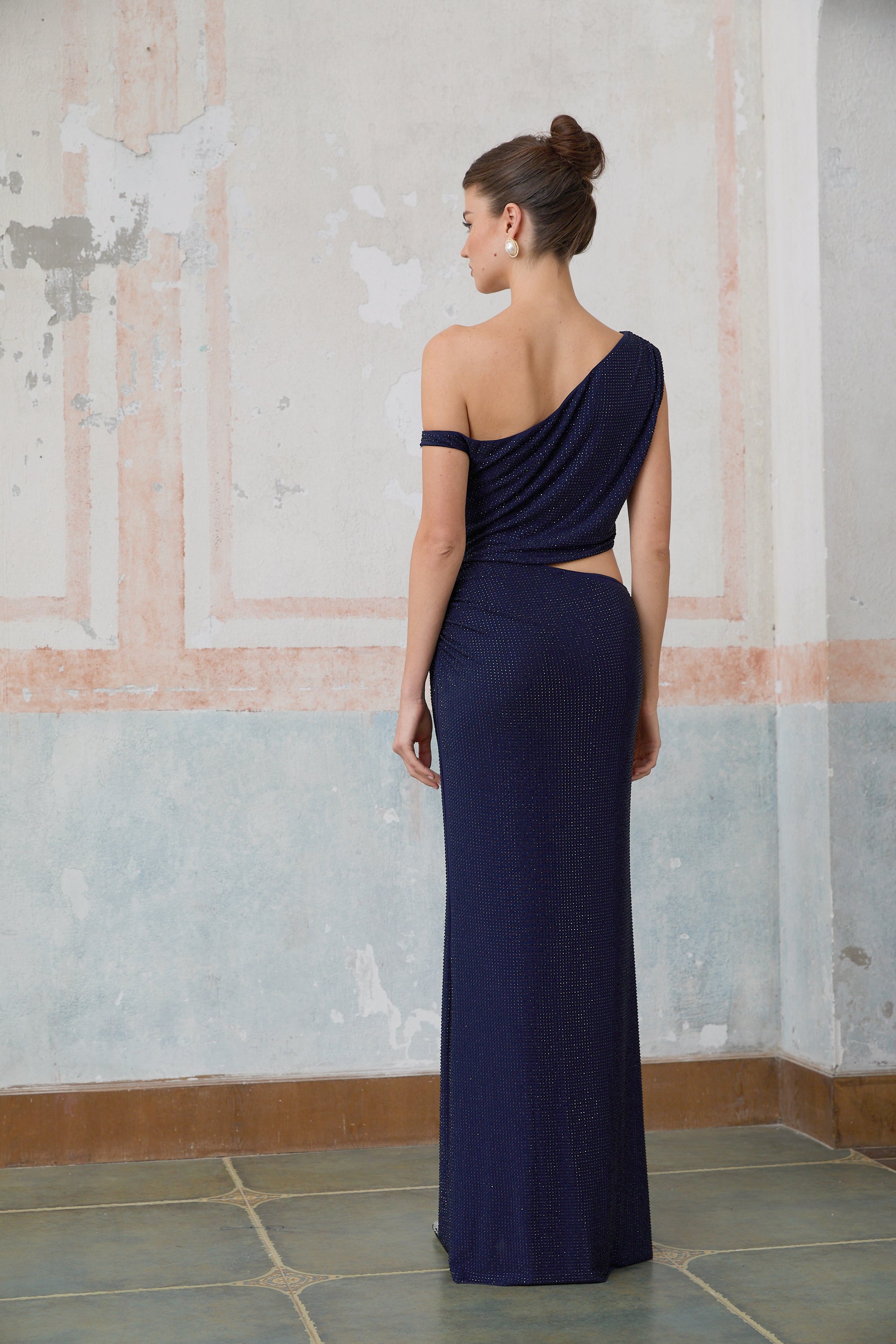 فستان ماكسي أزرق من أليزيه مزين بأحجار الراين