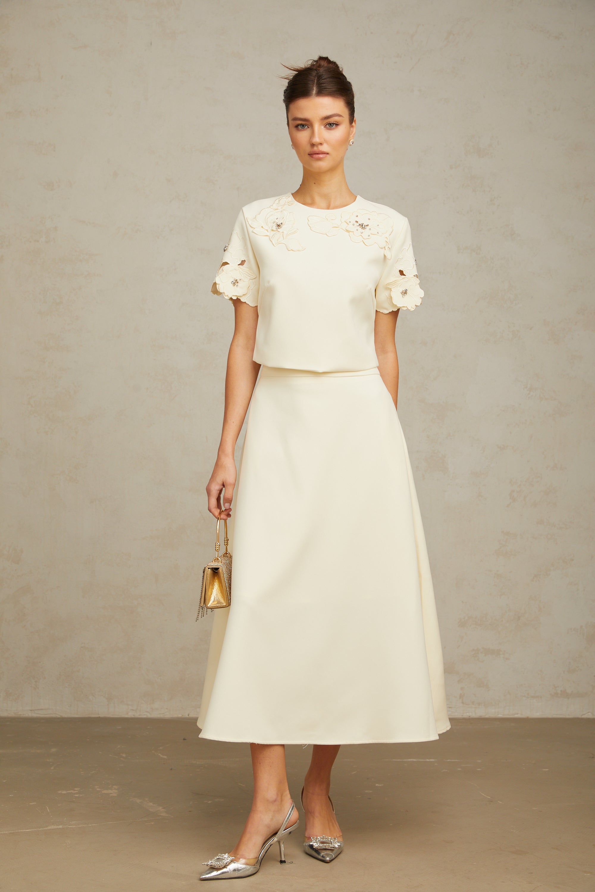 Coralie Neutrals 3D-Blütenblatt-Oberteil und Rock passendes Set