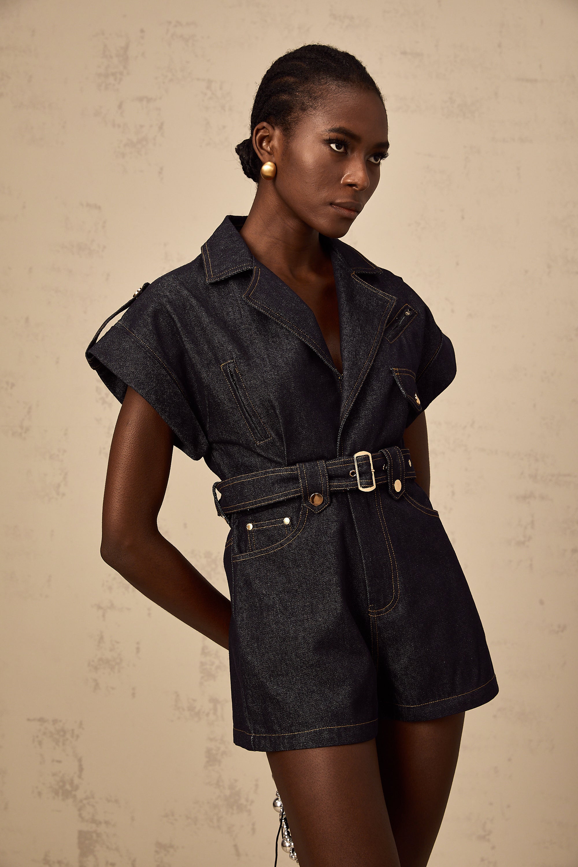 Chloé – Blauer Denim-Playsuit mit Gürtel
