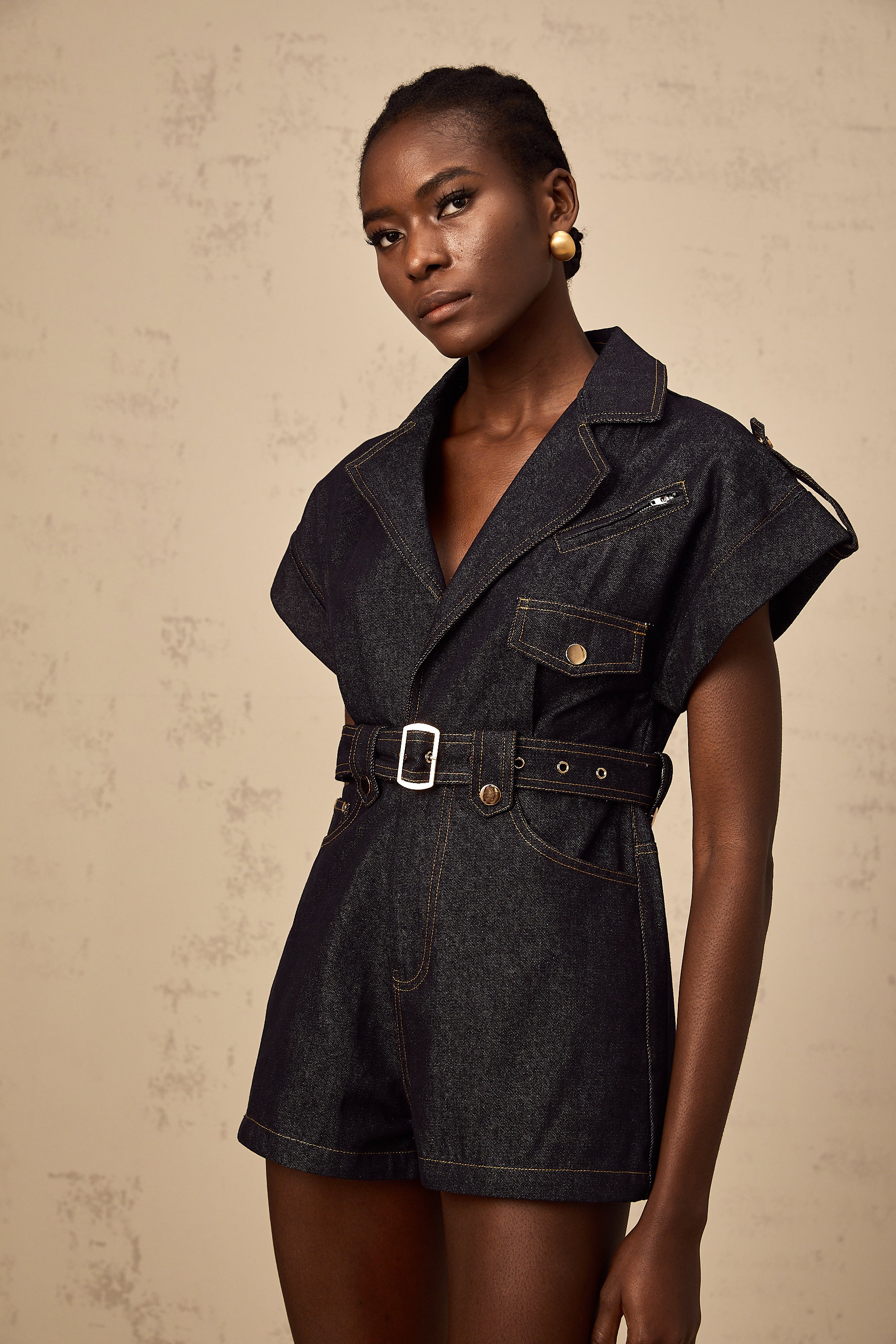 Chloé – Blauer Denim-Playsuit mit Gürtel