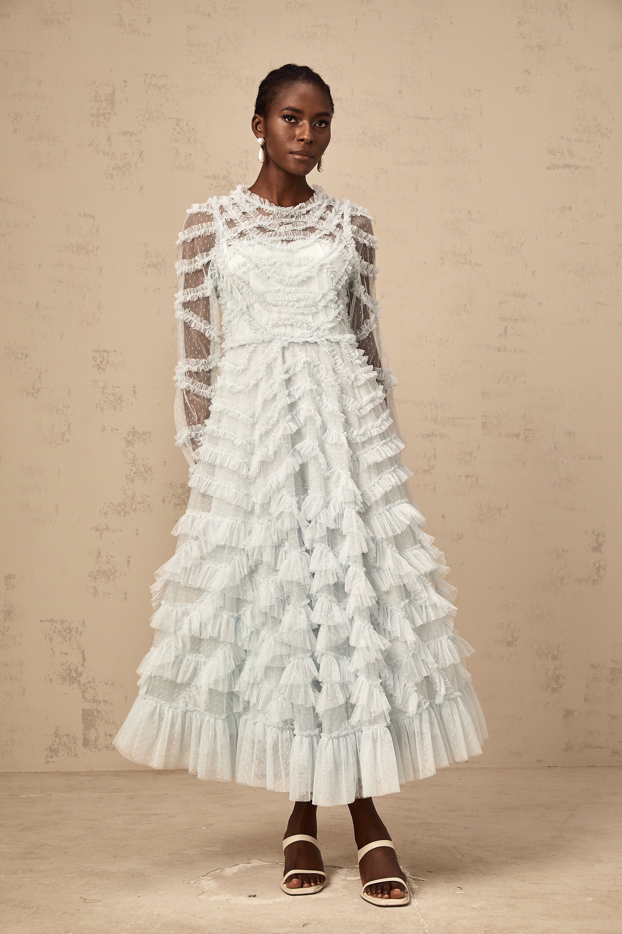 فستان متوسط الطول بكرانيش من تصميم Adélaïde باللون الأزرق