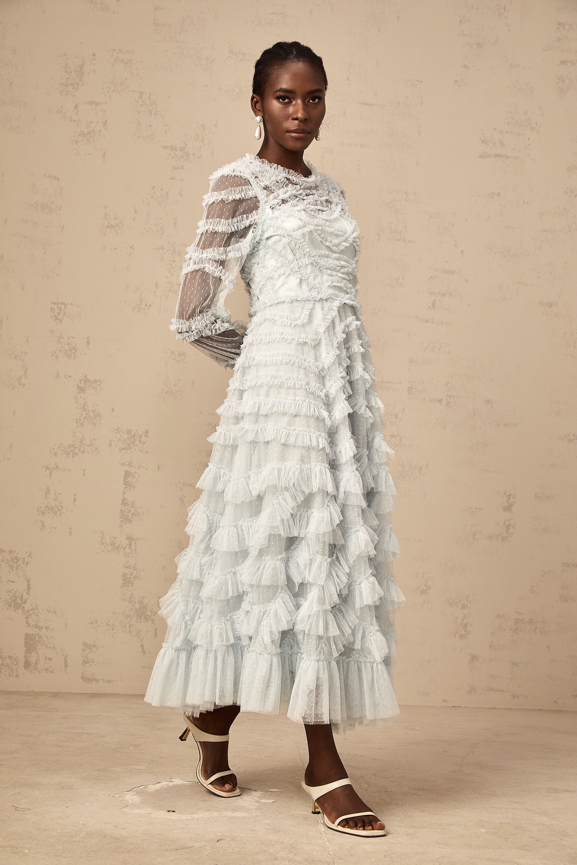 فستان متوسط الطول بكرانيش من تصميم Adélaïde باللون الأزرق