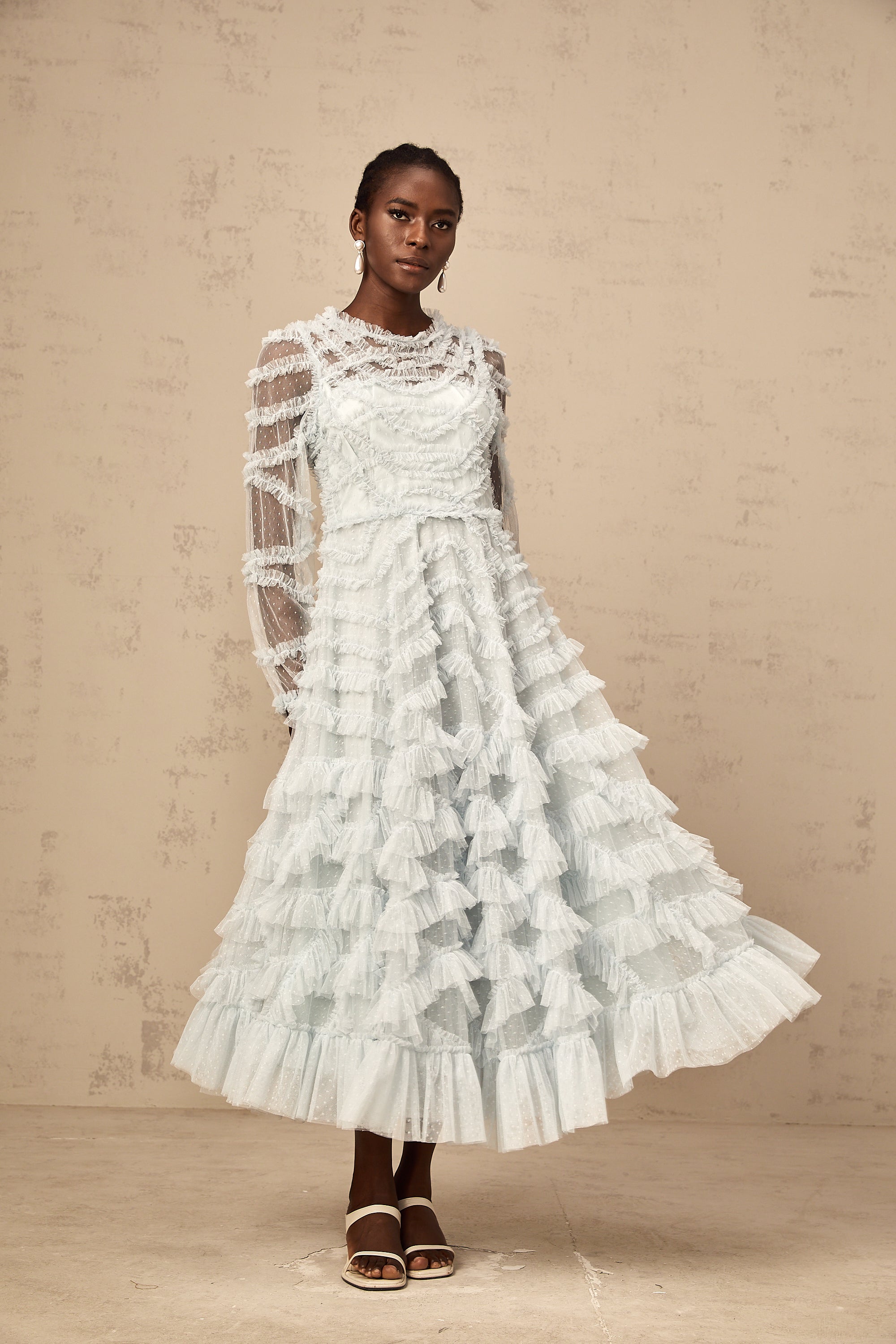 فستان متوسط الطول بكرانيش من تصميم Adélaïde باللون الأزرق