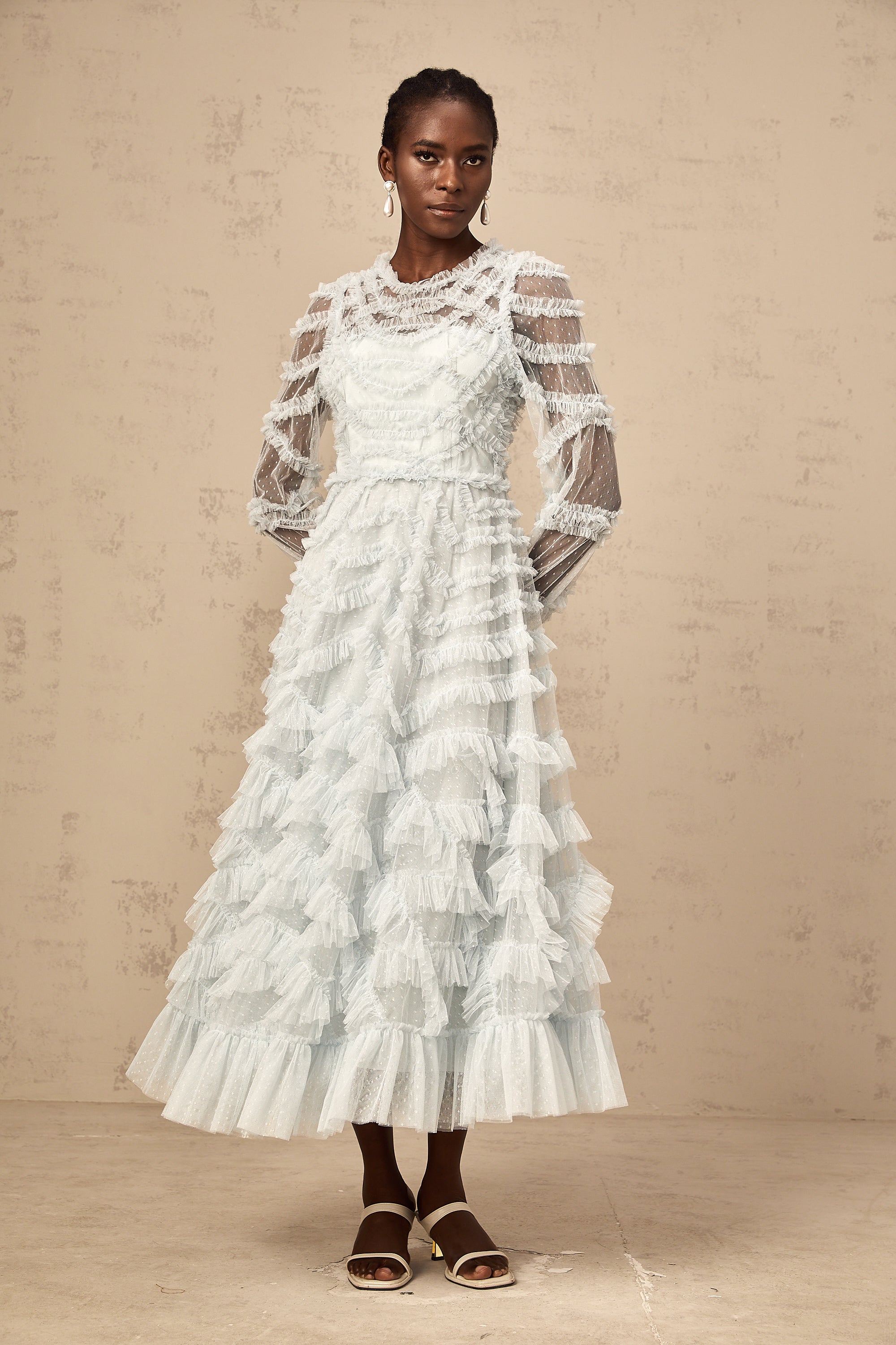 فستان متوسط الطول بكرانيش من تصميم Adélaïde باللون الأزرق