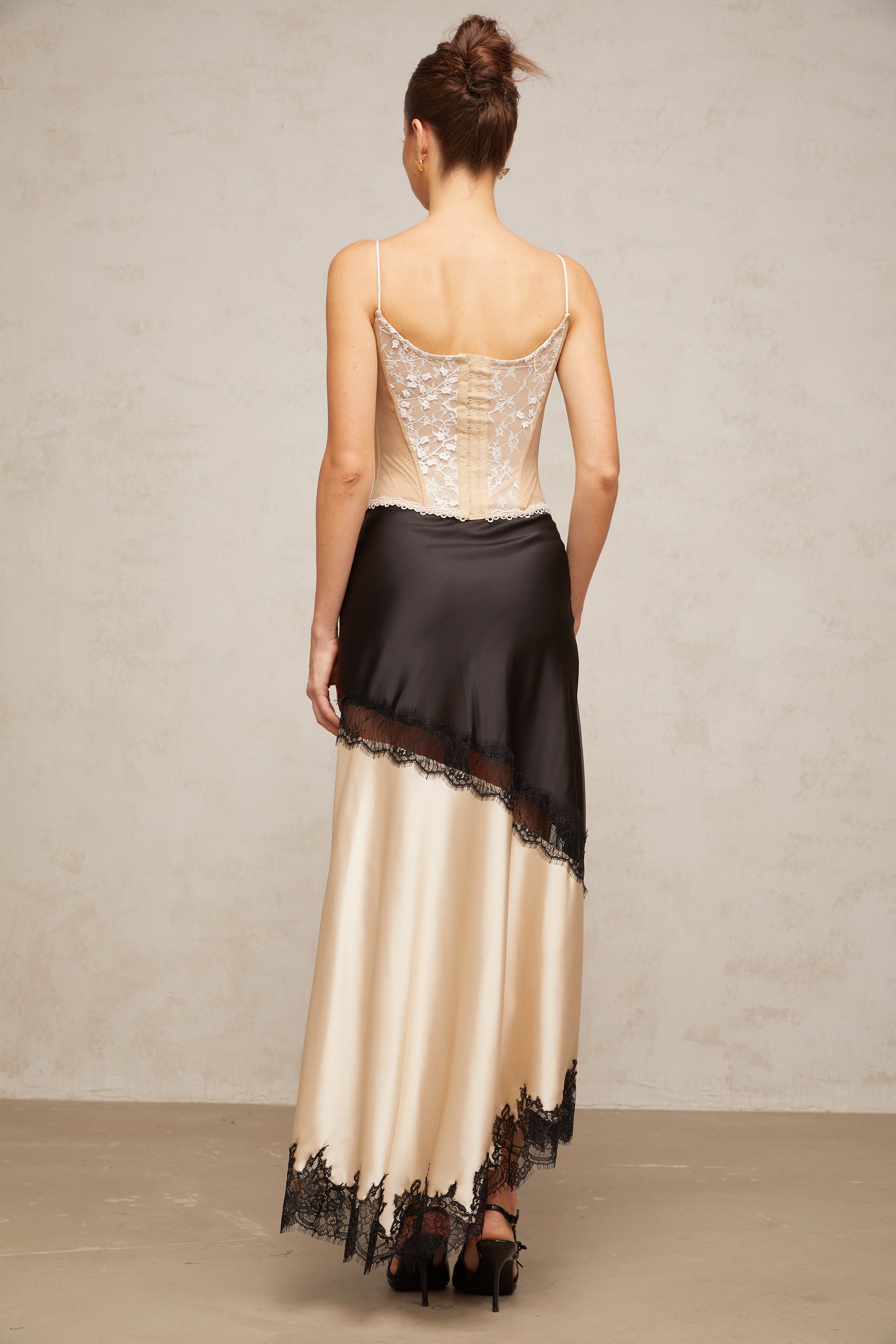 Karine Bustier-Top mit floralen Spitzeneinsätzen