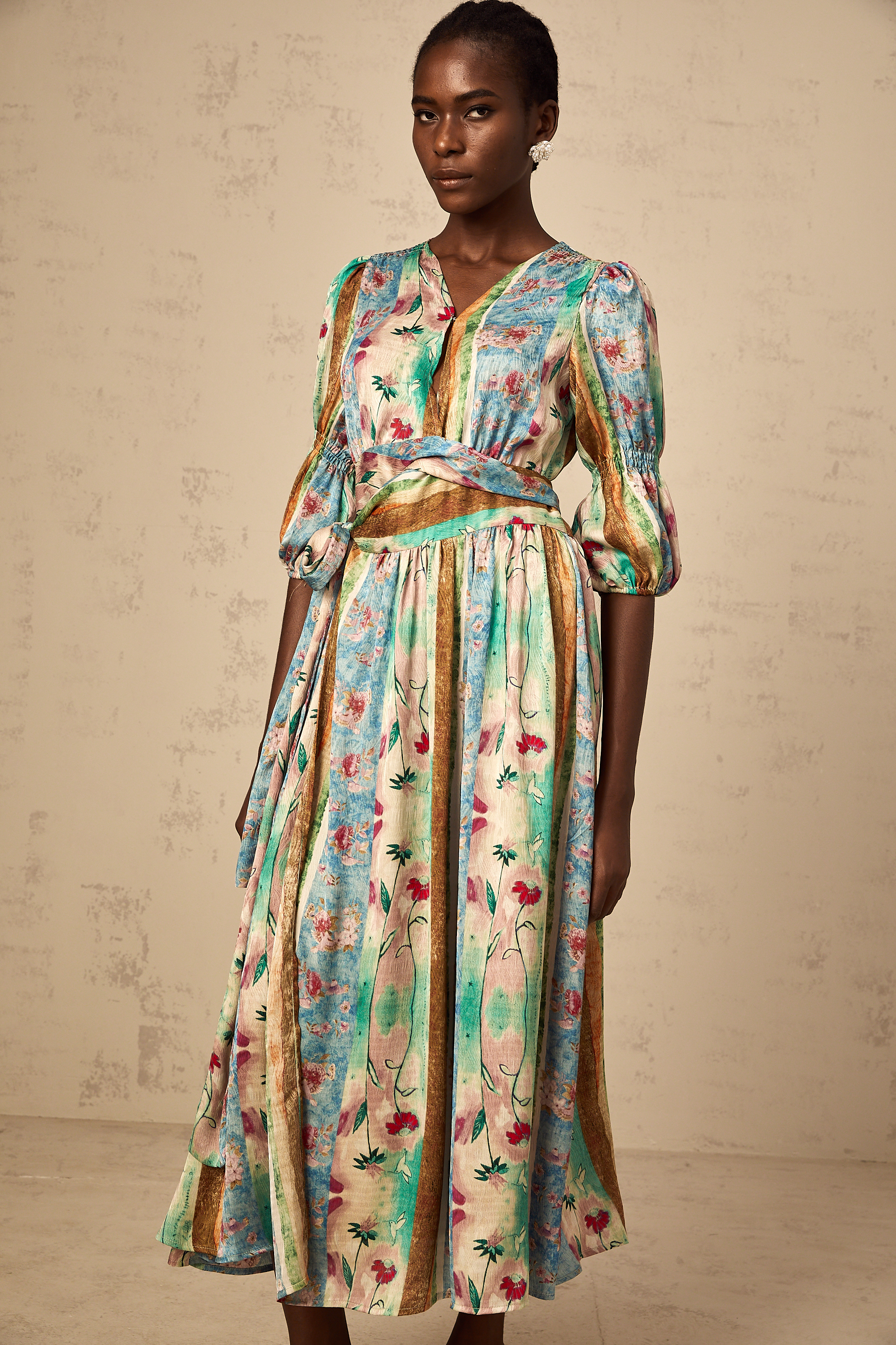 Cerise Midi-Wickelkleid mit Blumendruck