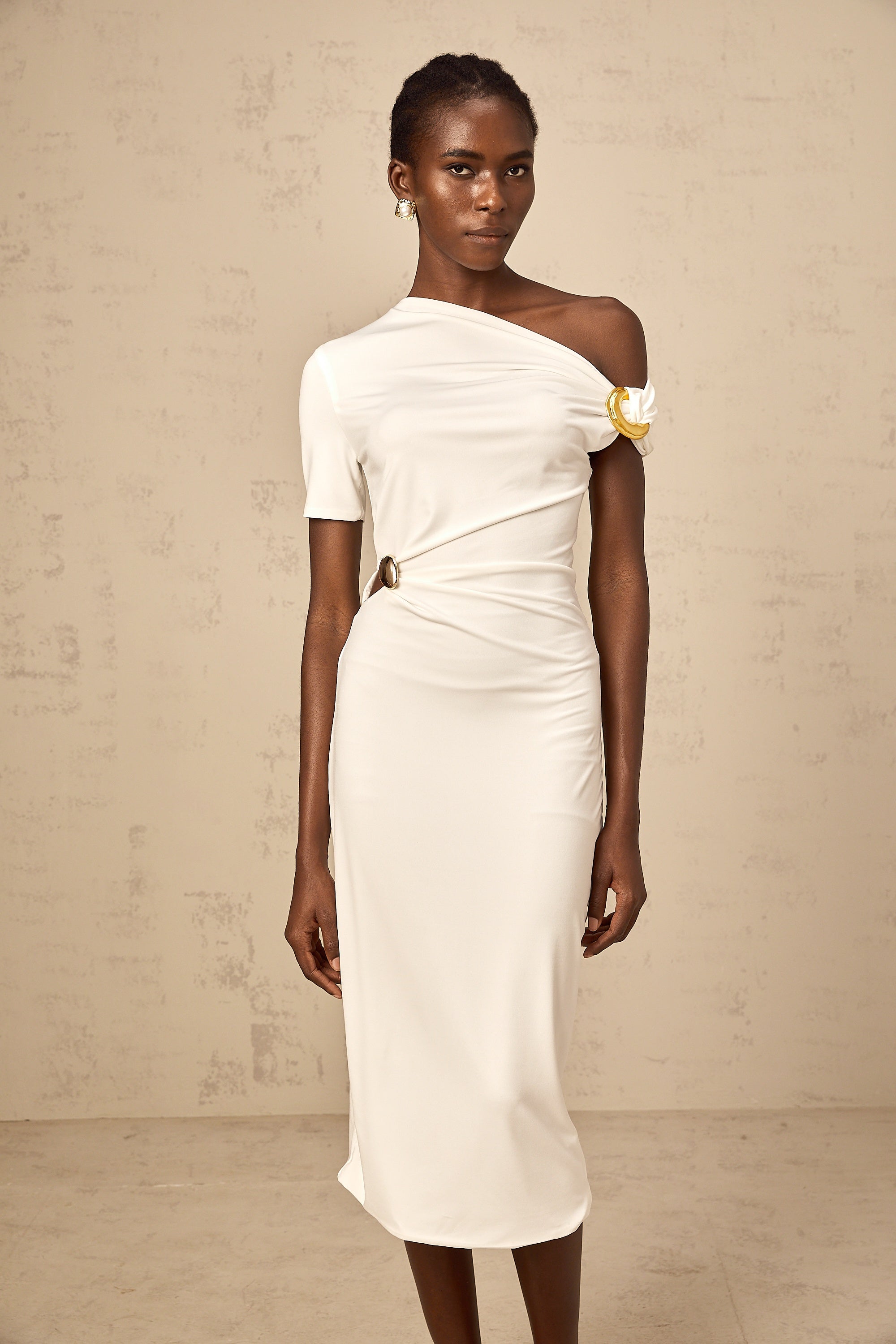 Béryl weißes asymmetrisches Midikleid mit Schnalle