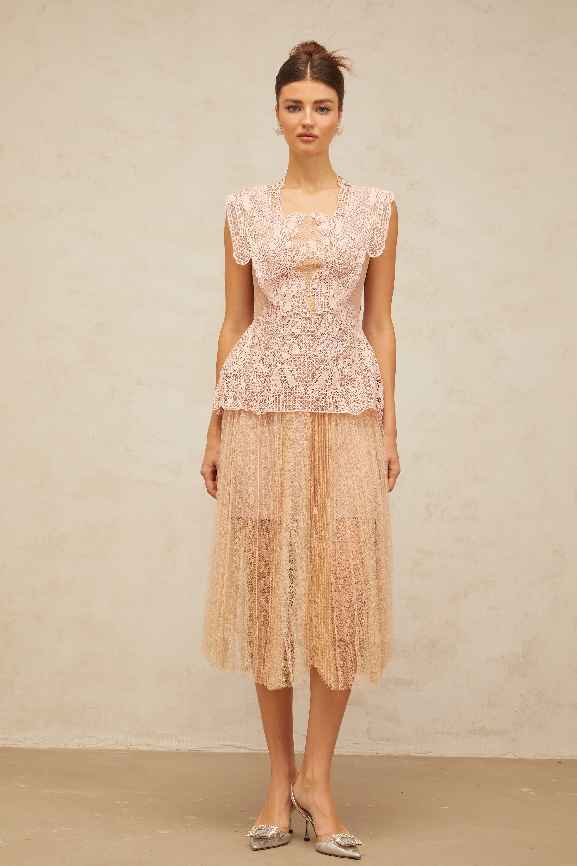 Céleste – Tüll-Midikleid mit floraler Spitzeneinlage in Pink