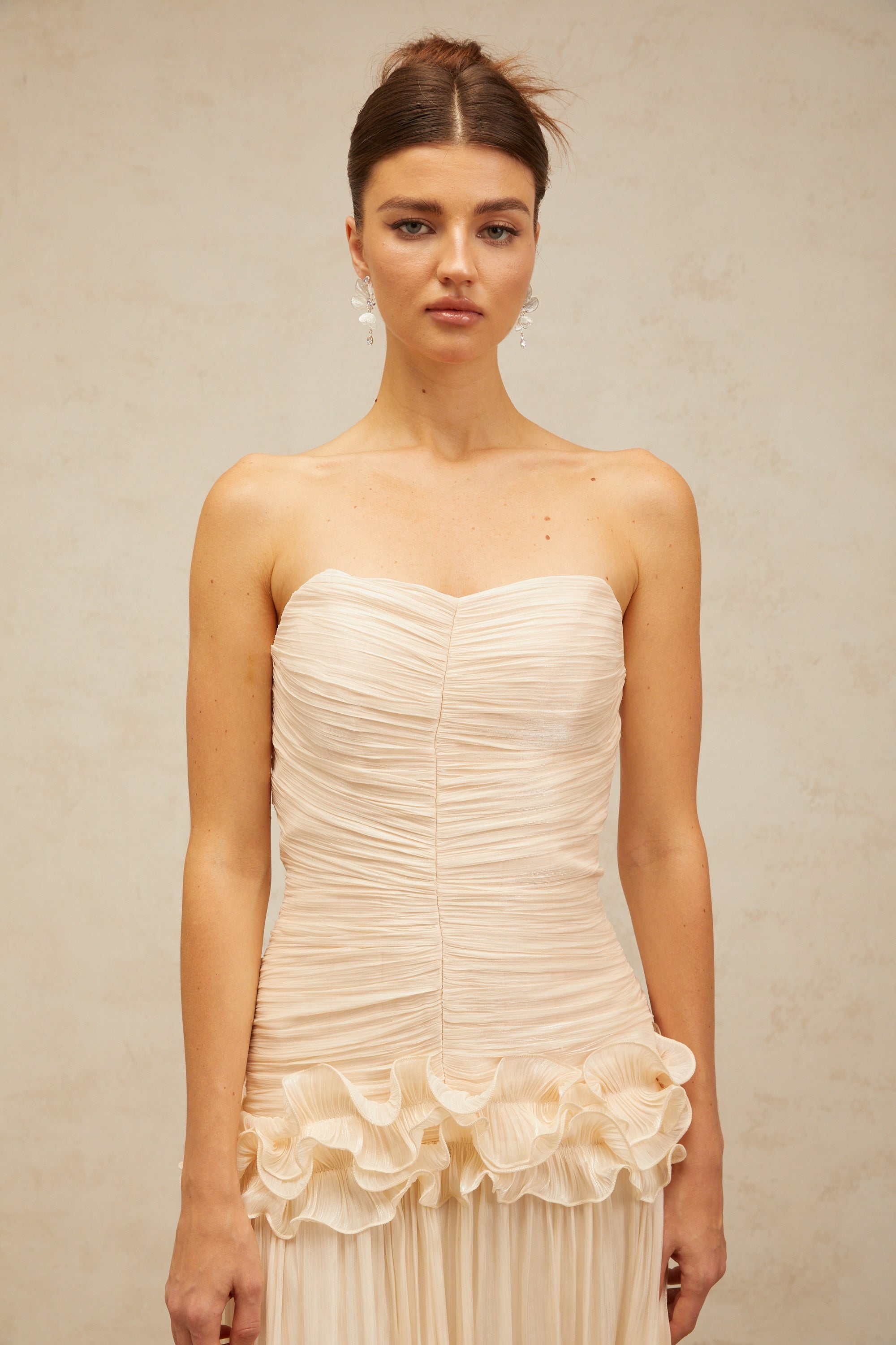 فستان ماكسي محايد من سيليست مع كشكشة