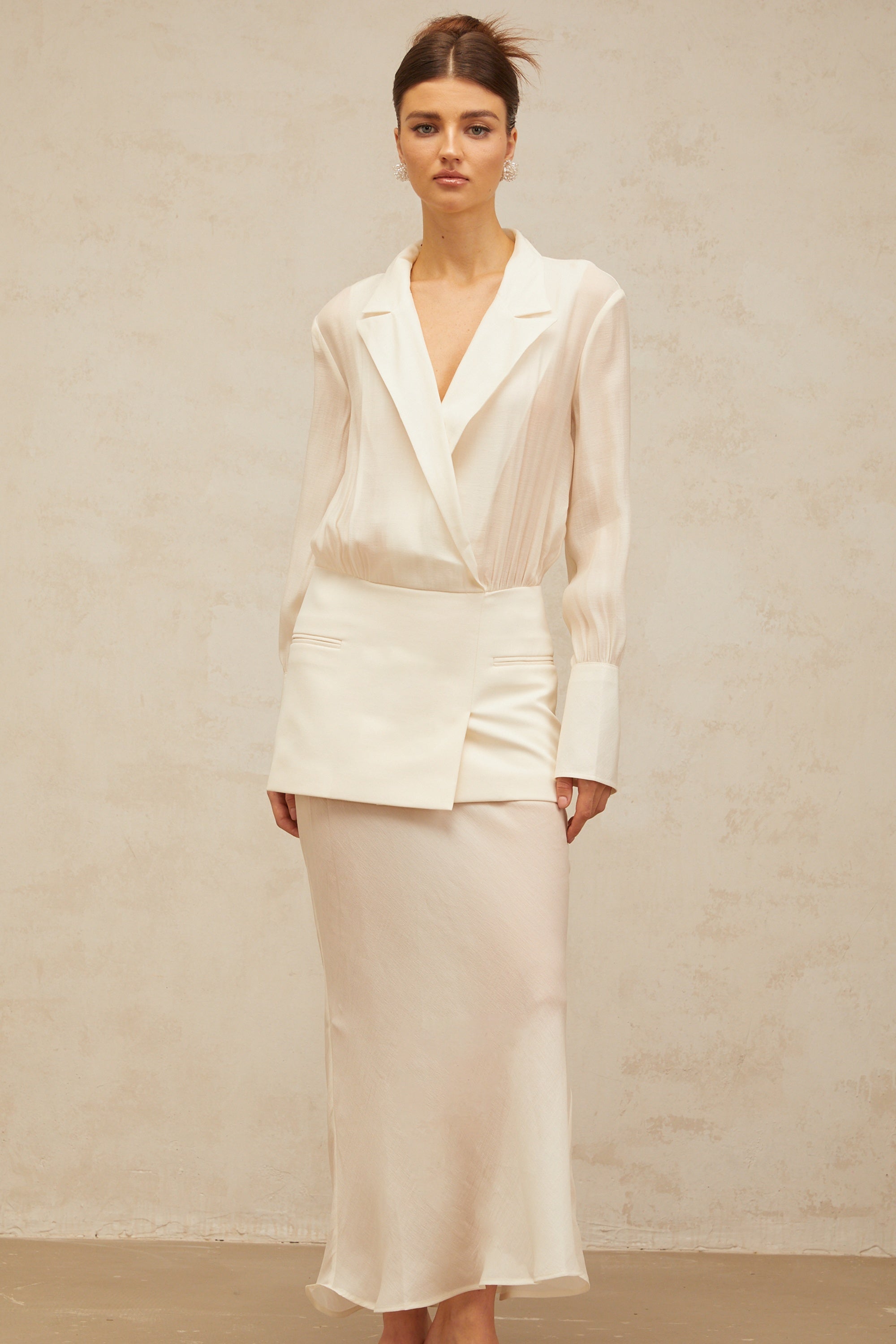 Gisèle – Halbtransparentes Maxikleid mit weißen Einsätzen