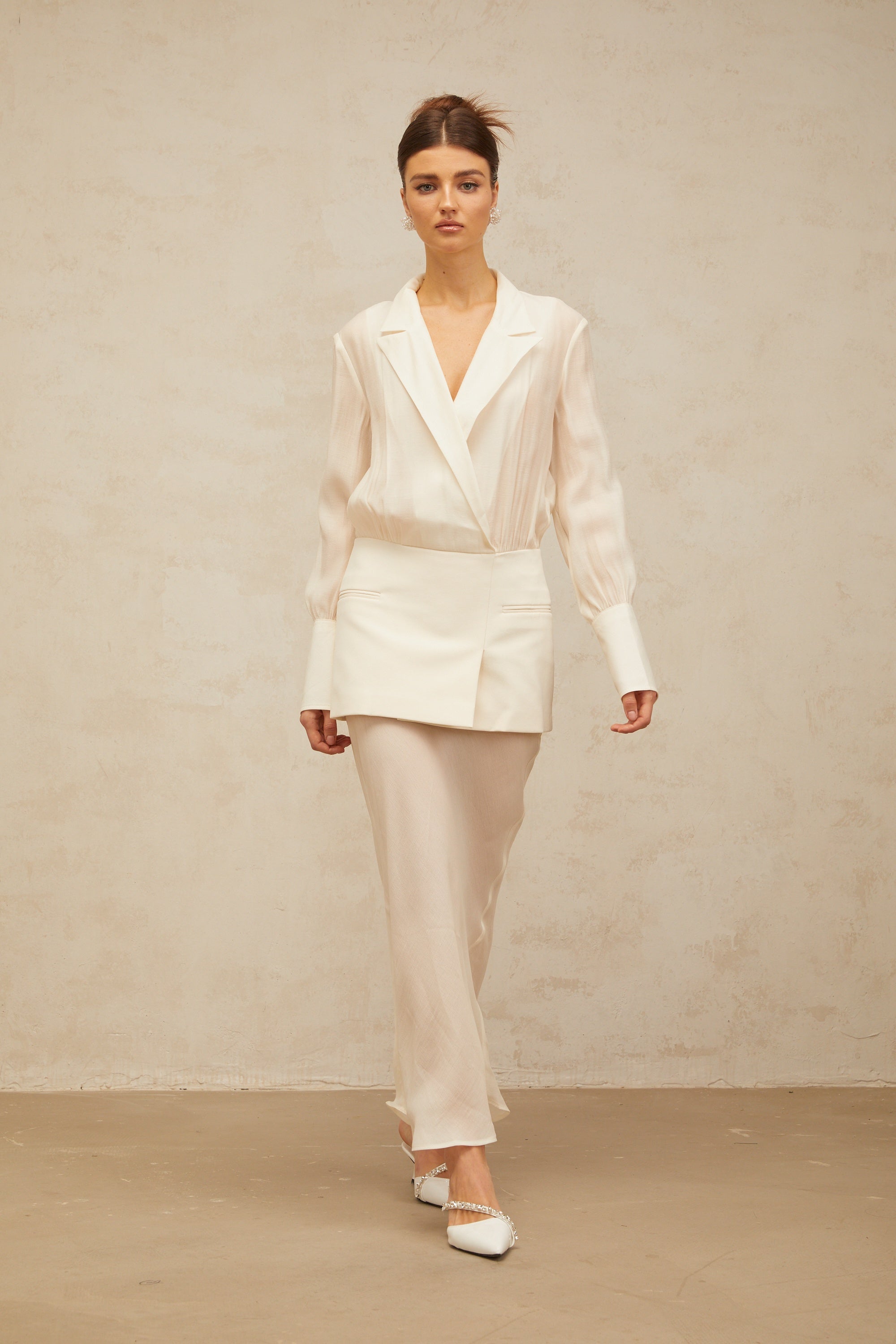 Gisèle – Halbtransparentes Maxikleid mit weißen Einsätzen