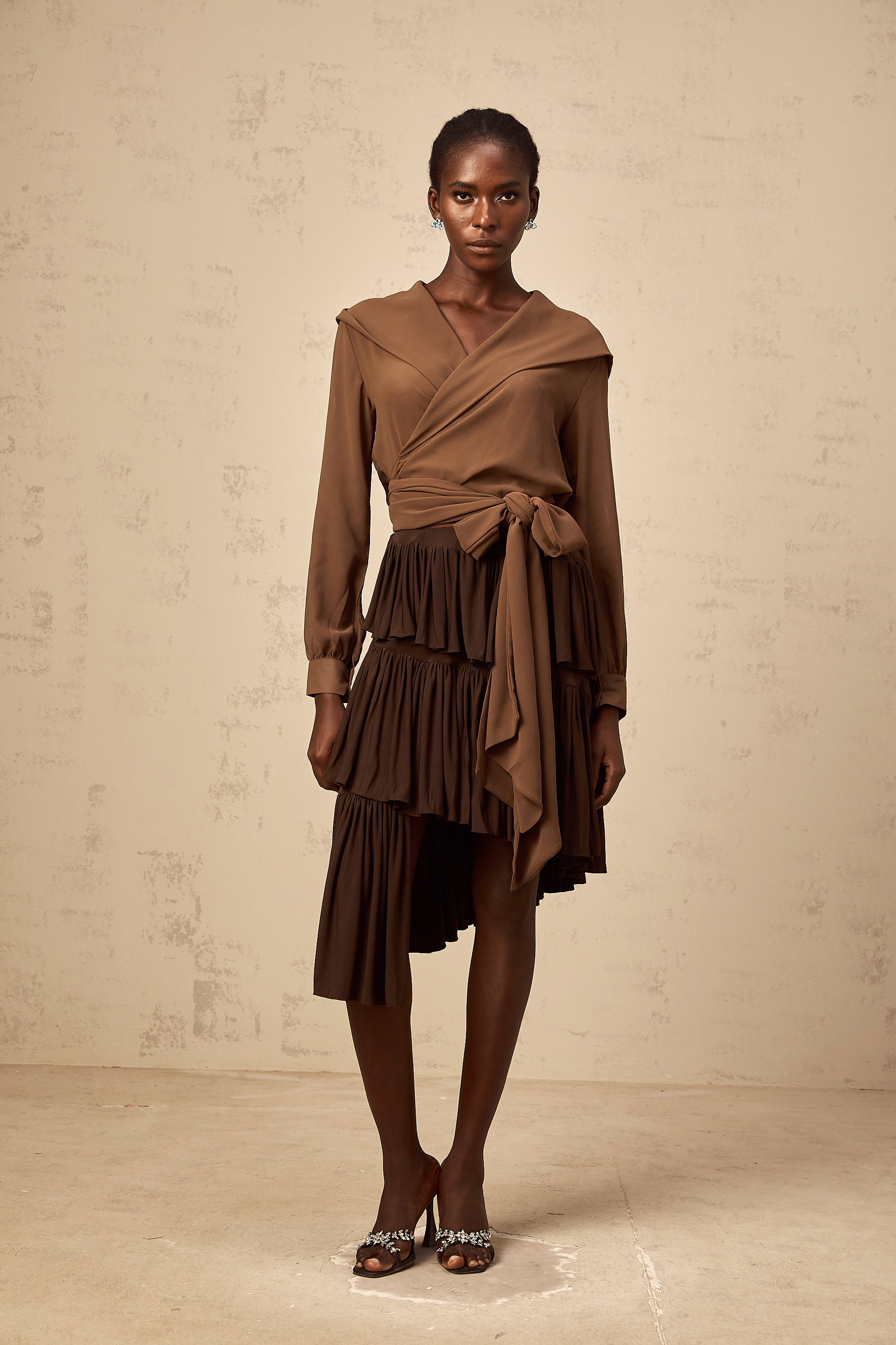 بلوزة Estelle بدون أكمام بتصميم غير متماثل