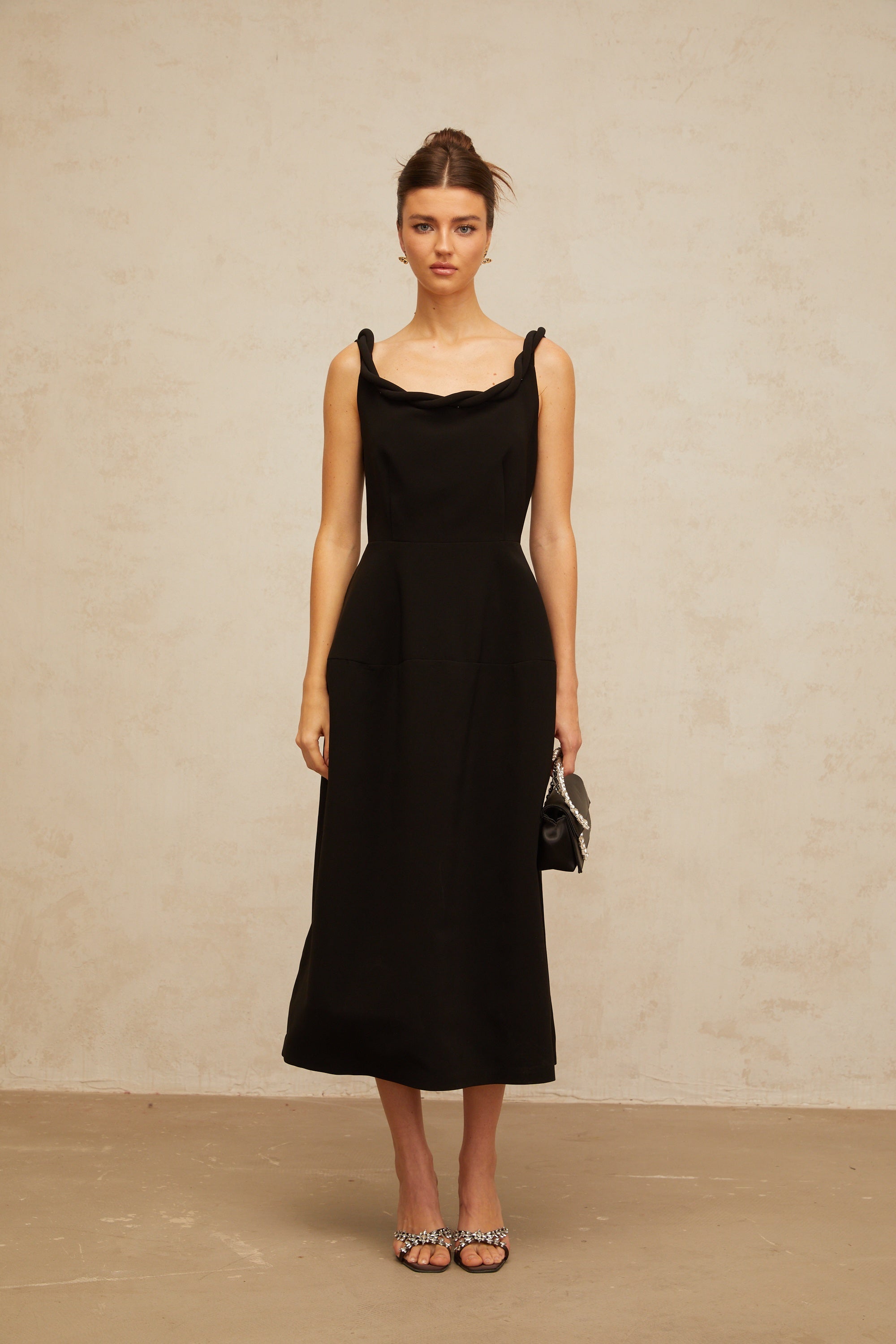 Hermine – Schwarzes, geflochtenes Puff-Midikleid