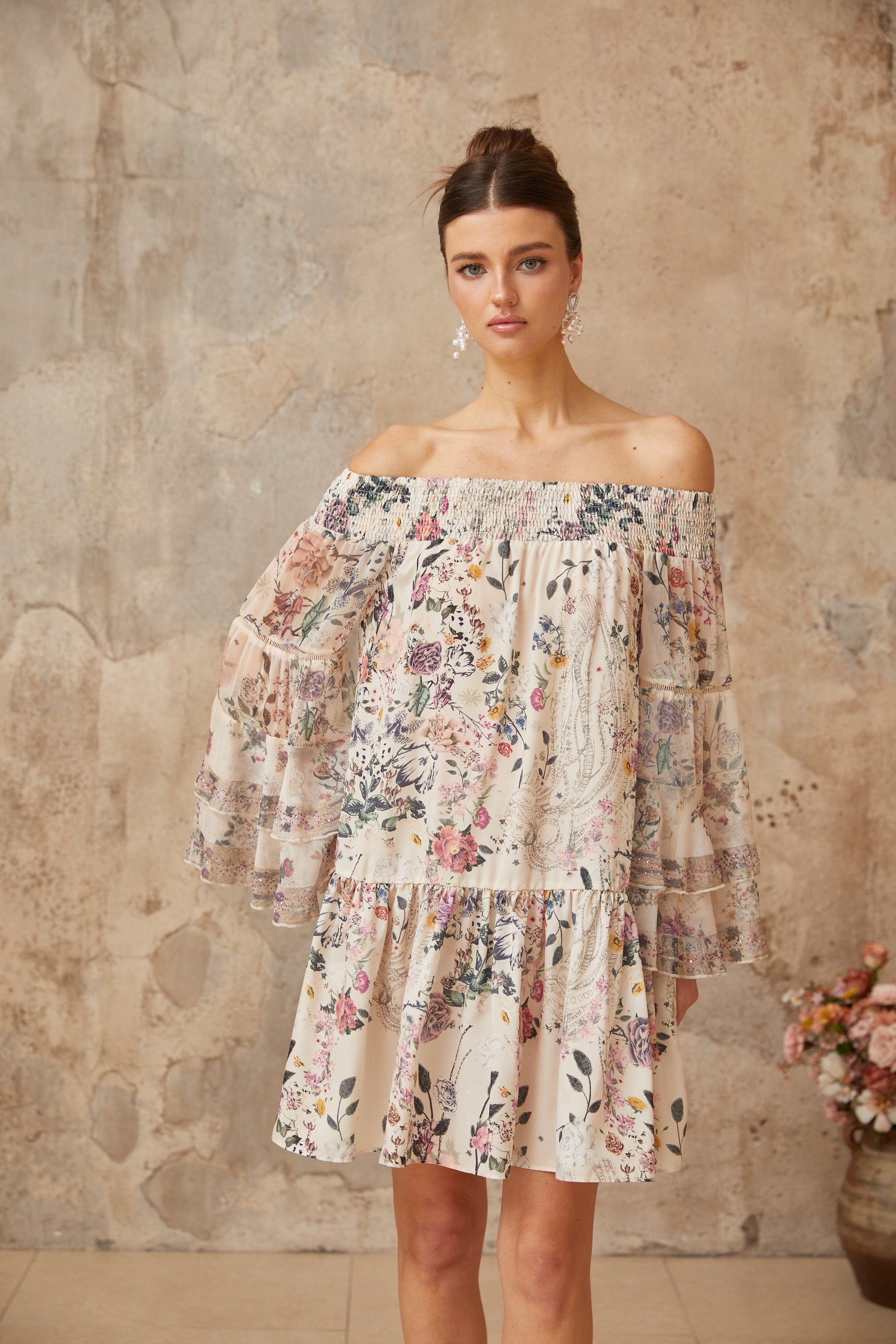 Yasmine gesmoktes Minikleid mit Blumendruck