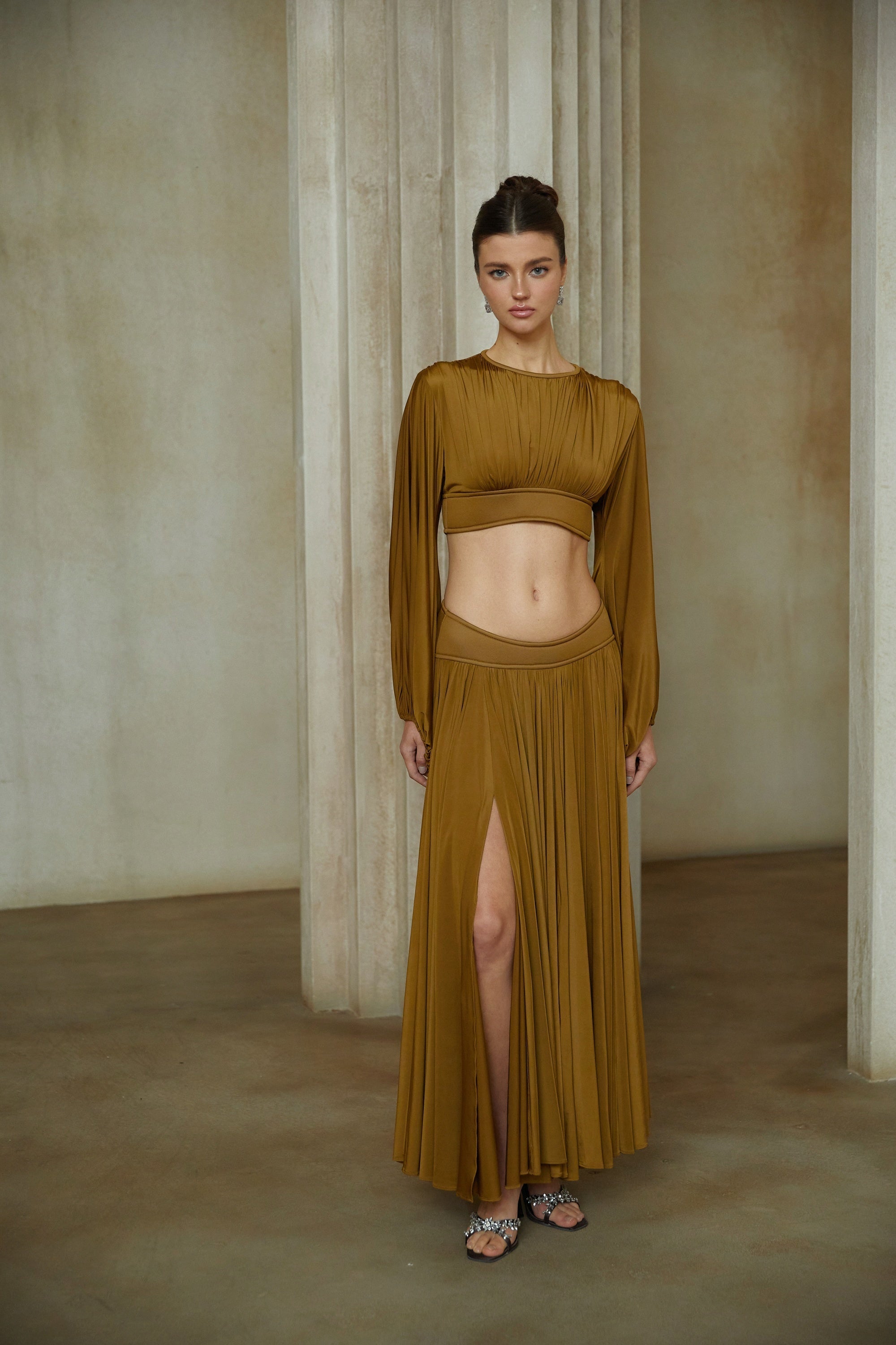 طقم بلوزة وتنورة دافني جرين المطوي بالكامل من قطعتين