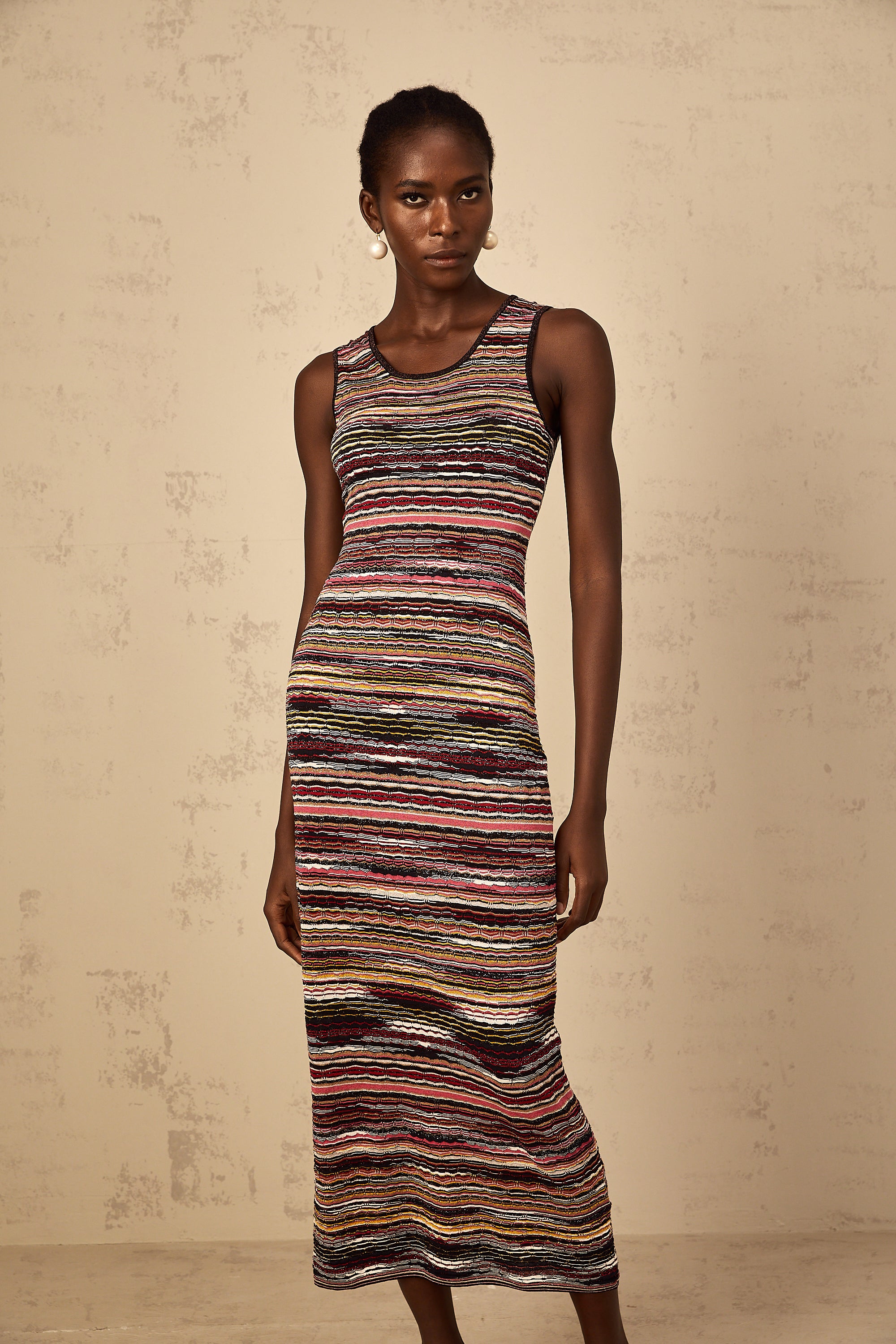 فستان كوينتين المخطط باللون الأرجواني من الكروشيه متوسط الطول