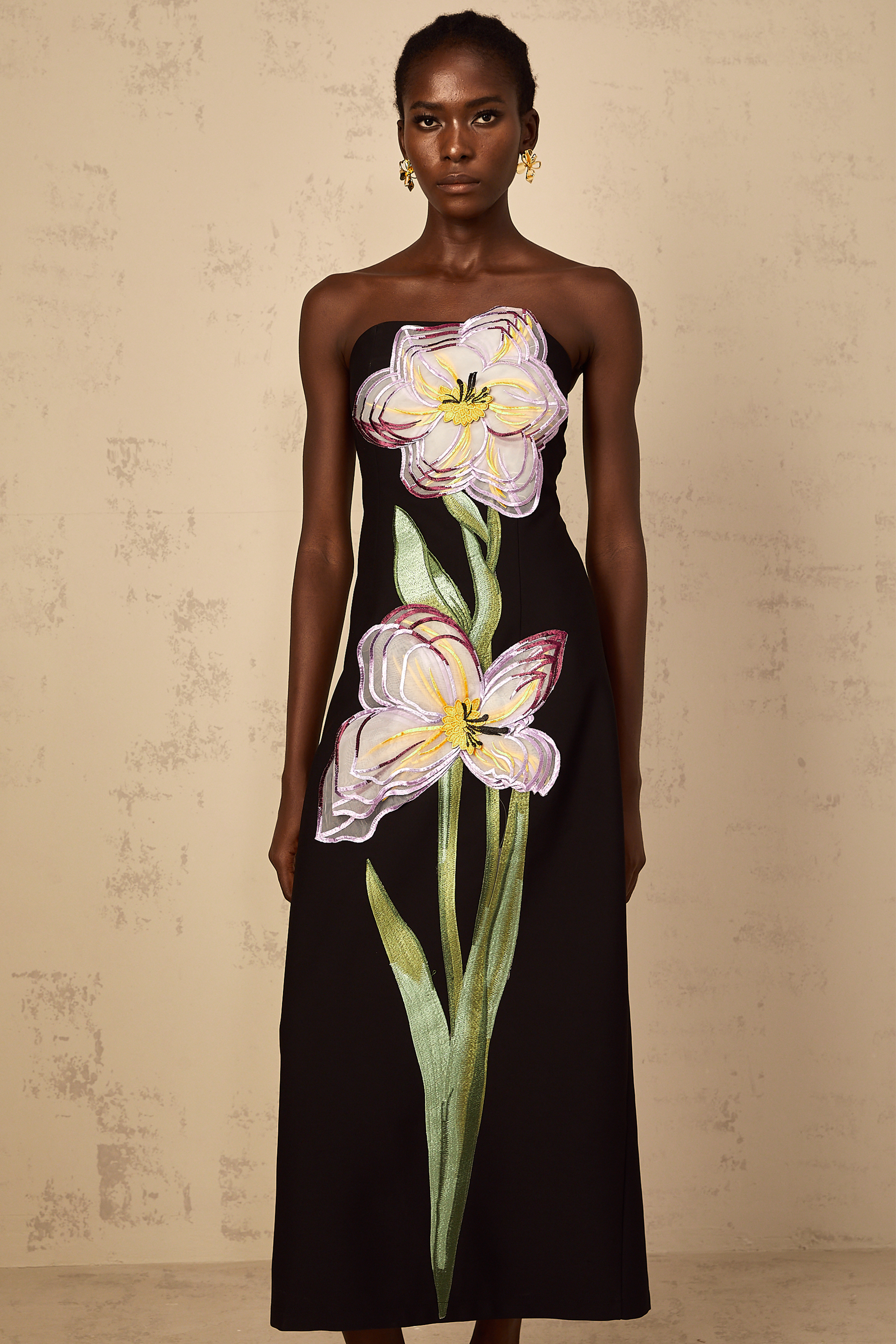 Irène – Schulterfreies Midikleid mit Paillettenstickerei in Schwarz