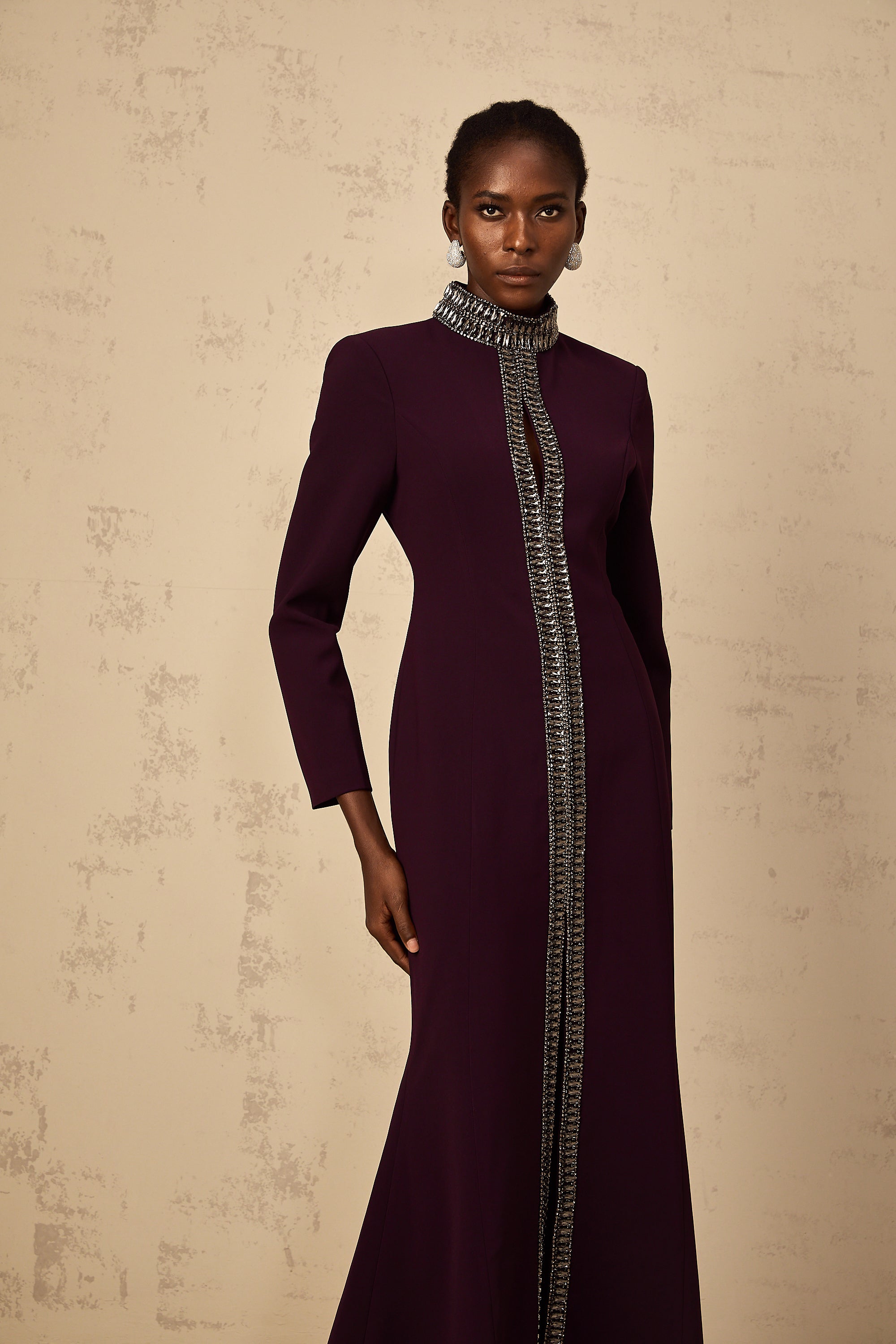 فستان ماكسي واسع مزين باللون العنابي من مايلي