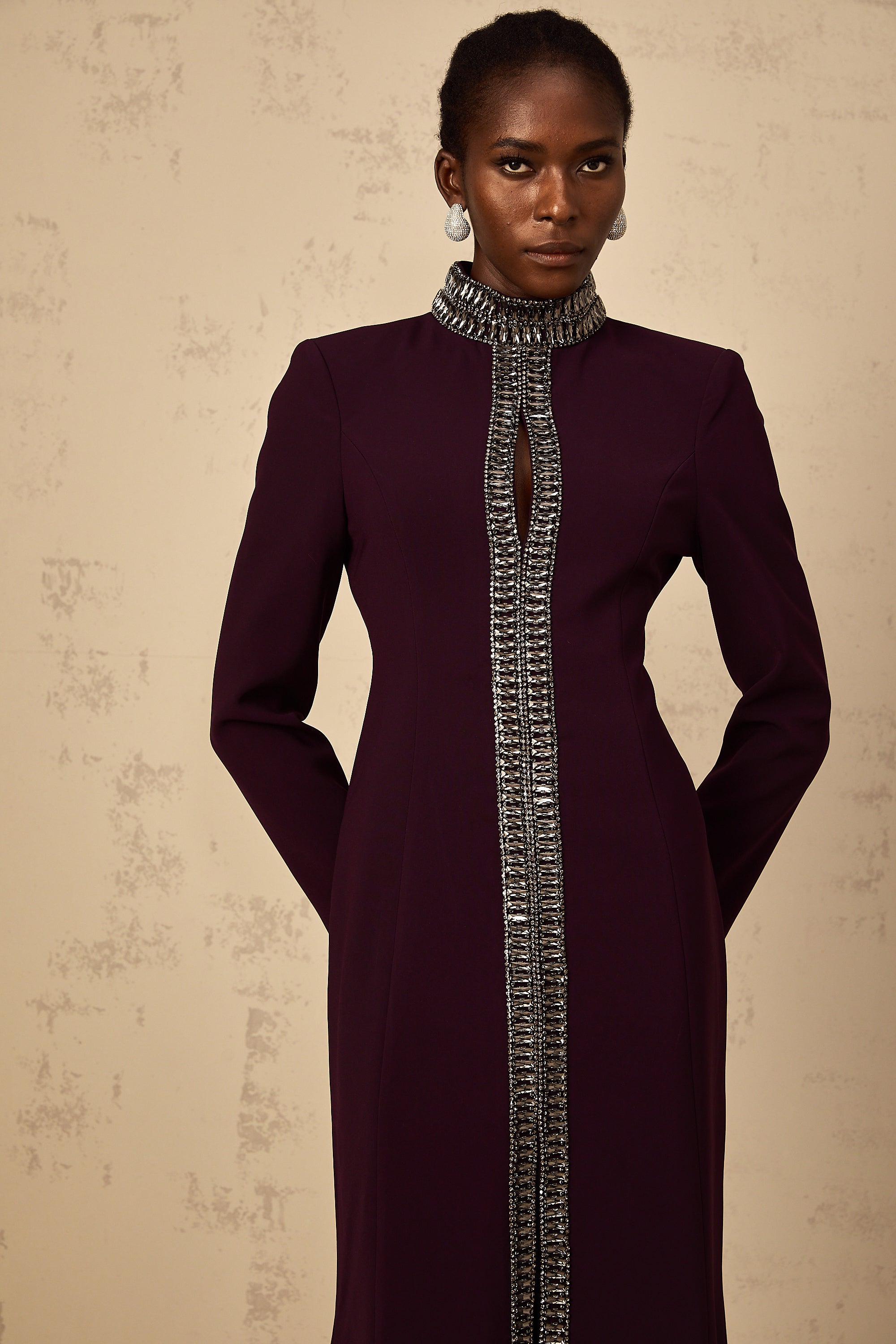 فستان ماكسي واسع مزين باللون العنابي من مايلي