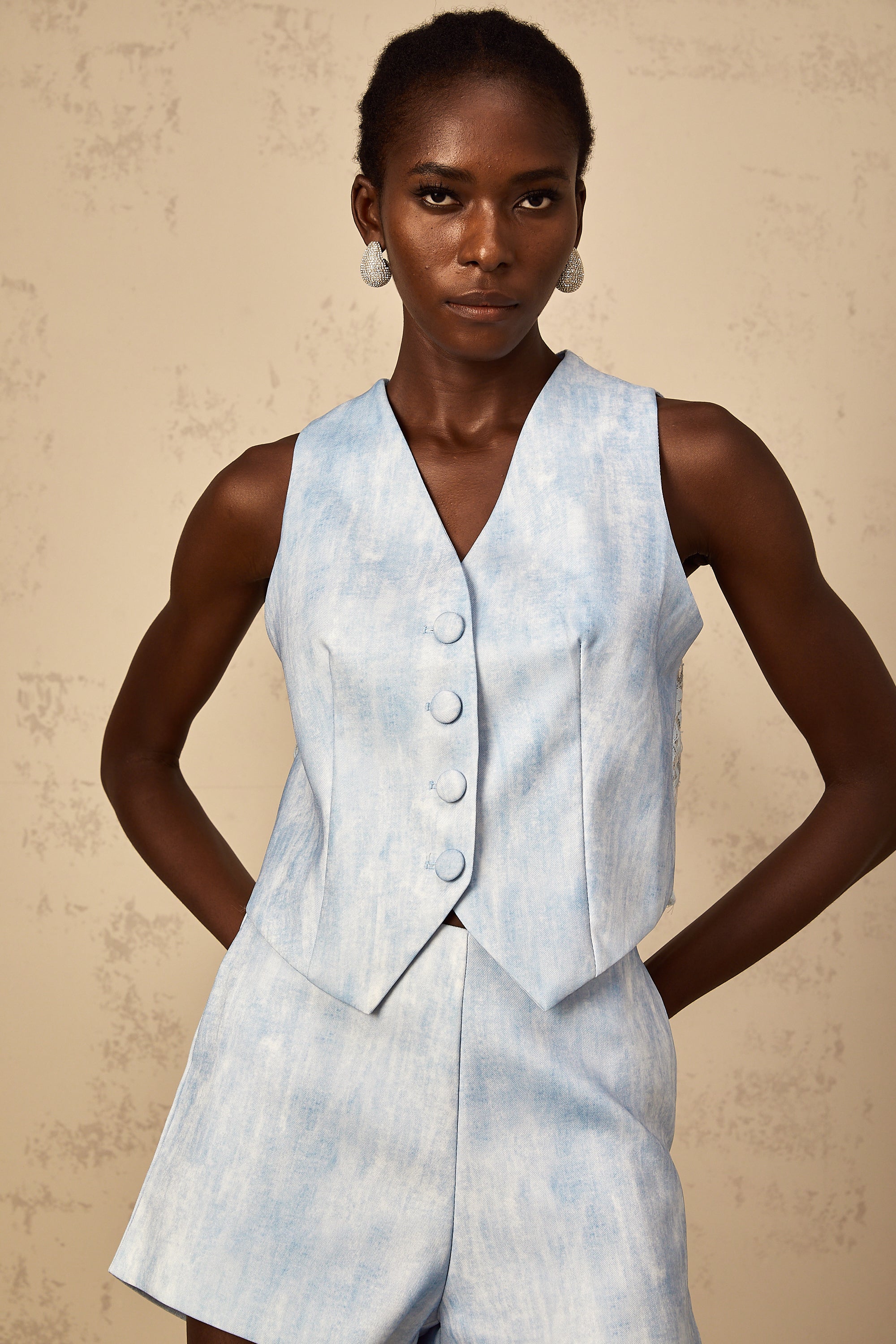 مجموعة آبي لايت بلو المتناسقة ذات التأثير الباهت