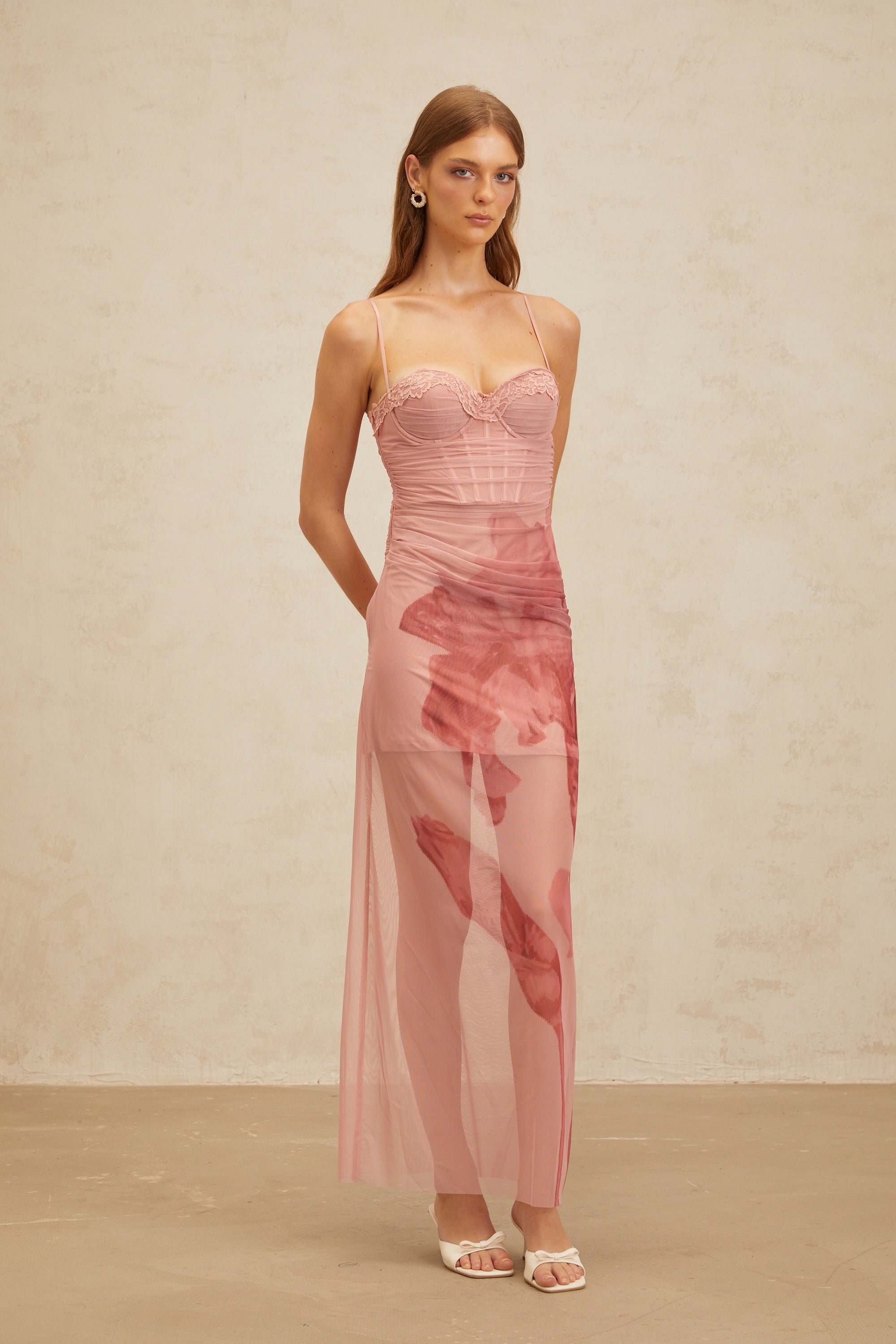 Amandine – Rosa Maxikleid aus Tüll mit Blumenmuster