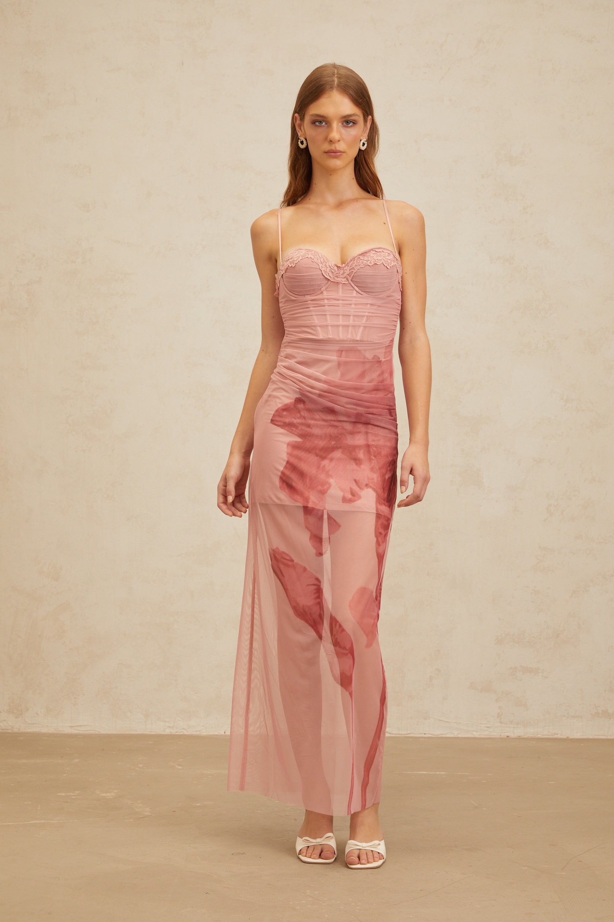 Amandine – Rosa Maxikleid aus Tüll mit Blumenmuster