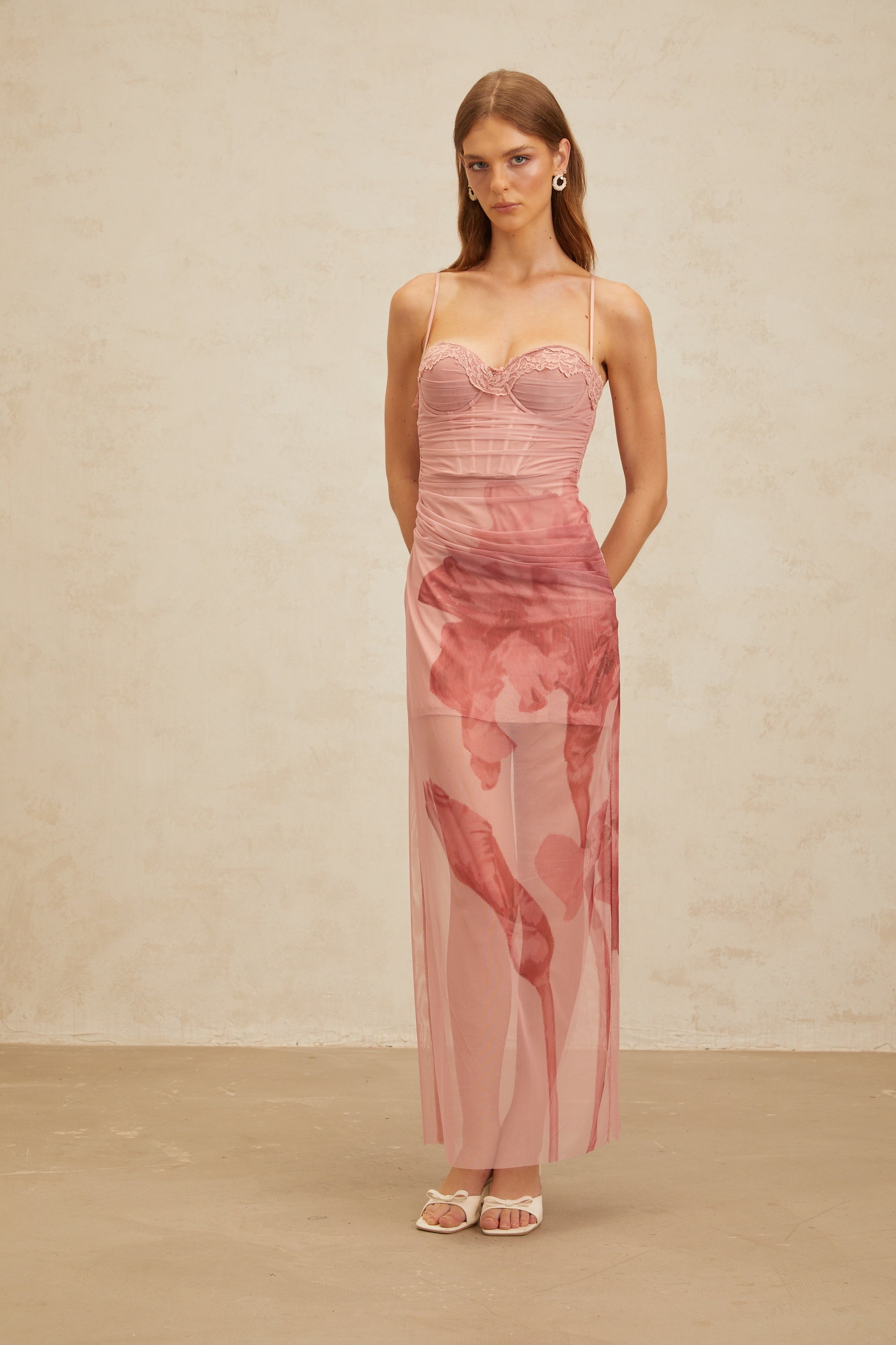 Amandine – Rosa Maxikleid aus Tüll mit Blumenmuster