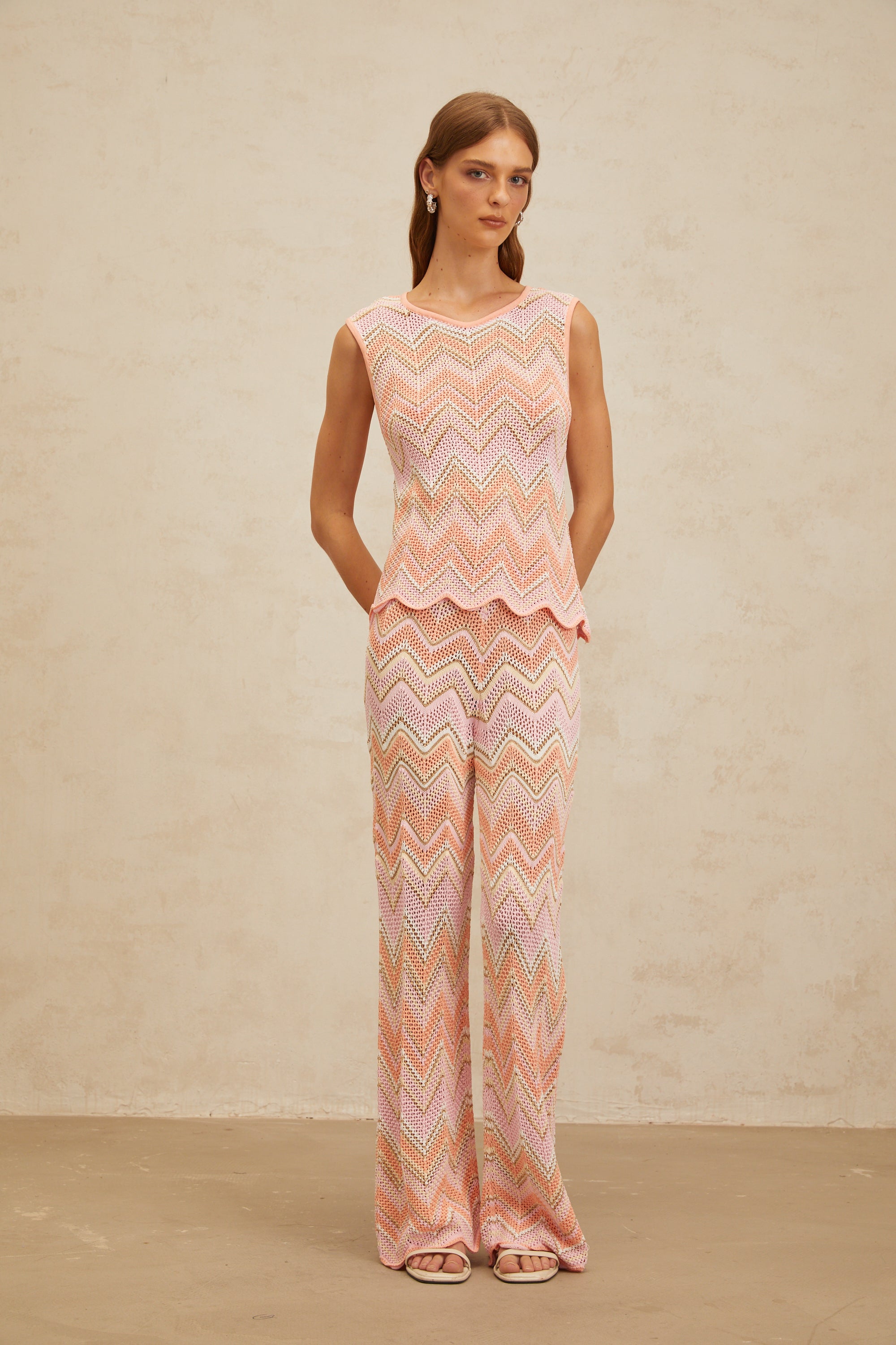 طقم إيرينا بينك متعرج بنقطة محبوكة متناسقة