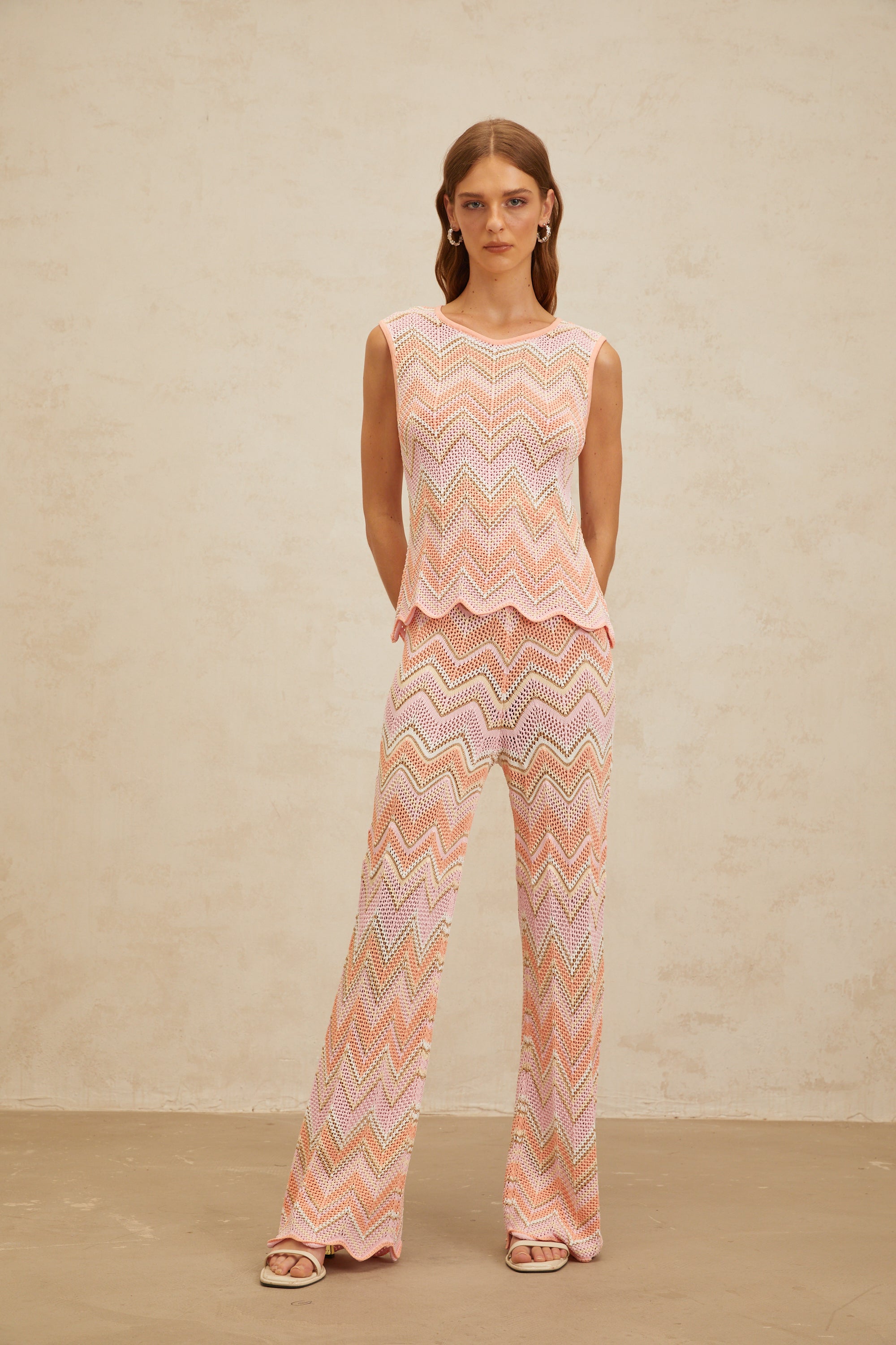 طقم إيرينا بينك متعرج بنقطة محبوكة متناسقة