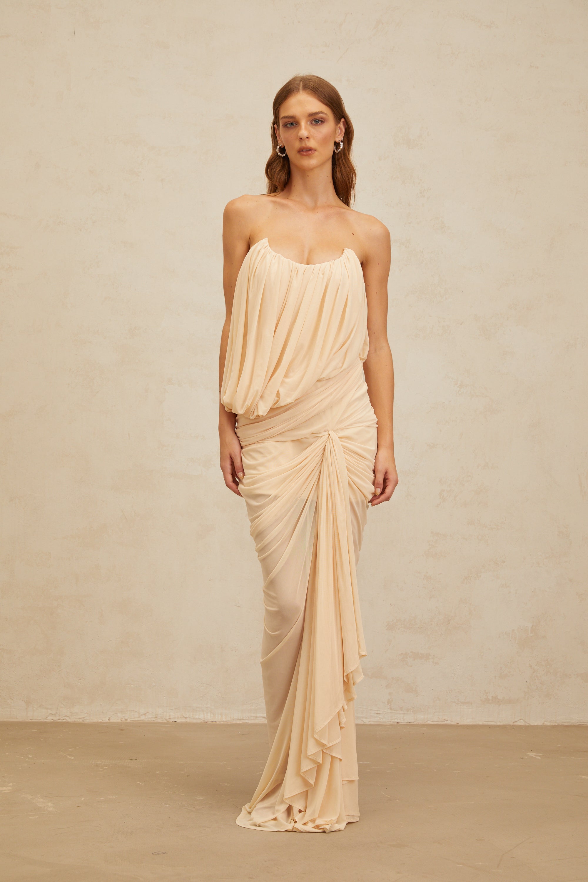 Xénia Neutrals drapiertes, gerafftes Maxikleid