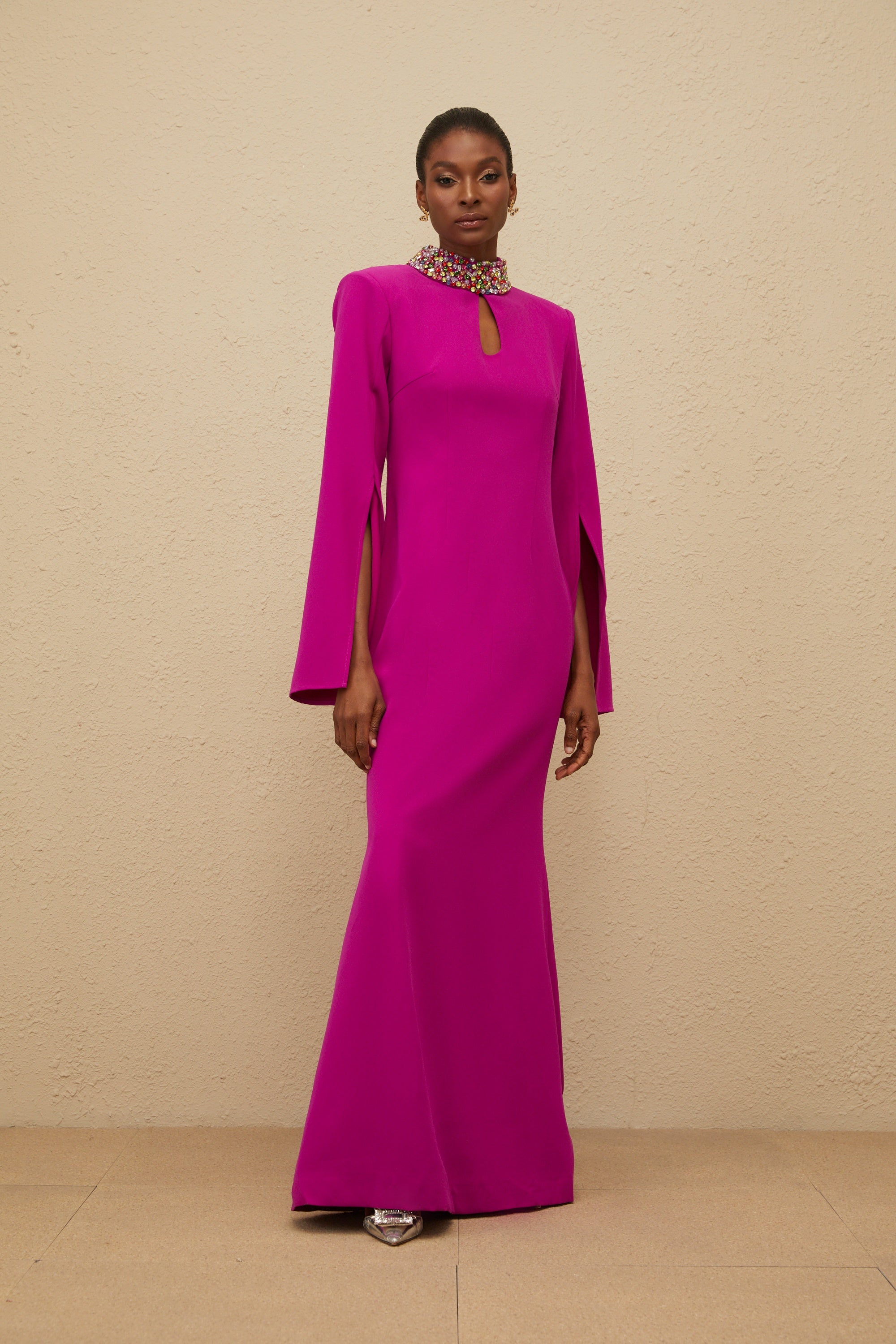 فستان حورية البحر الفوشيا الرائع بتفاصيل فتحة المفتاح