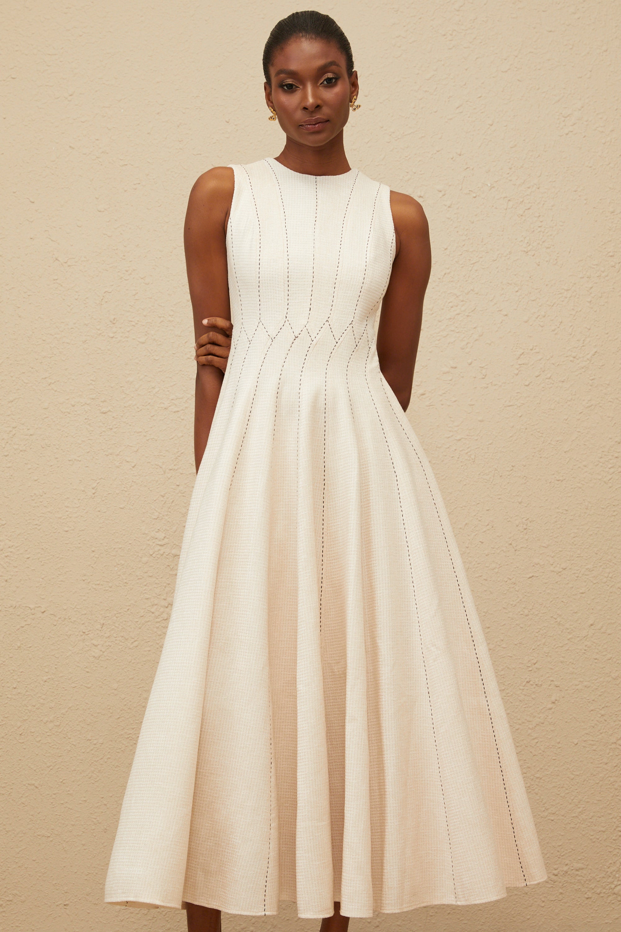 فستان متوسط الطول من ديليكاتيس، محايد، مكشكش، منقوش