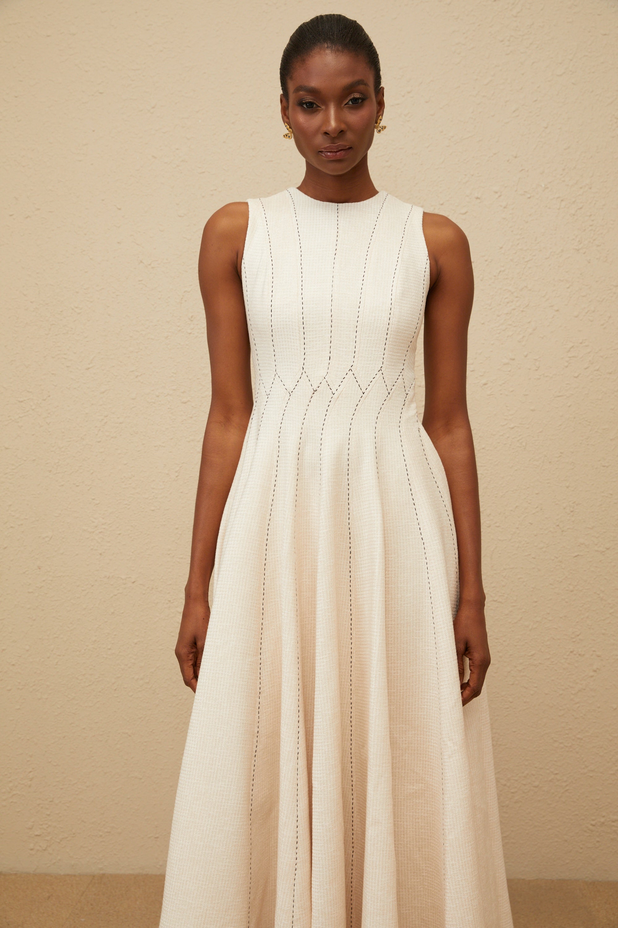 فستان متوسط الطول من ديليكاتيس، محايد، مكشكش، منقوش