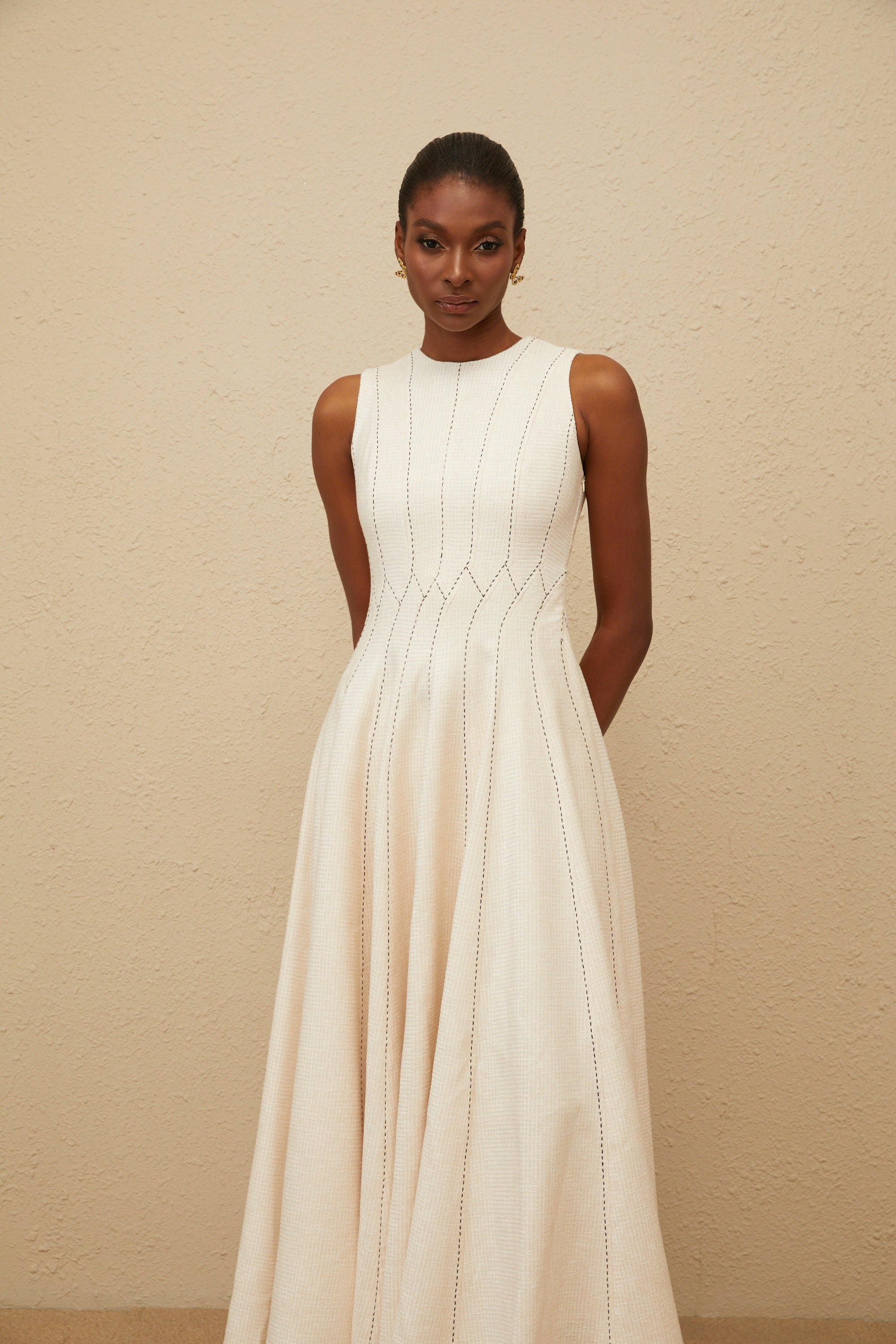 فستان متوسط الطول من ديليكاتيس، محايد، مكشكش، منقوش