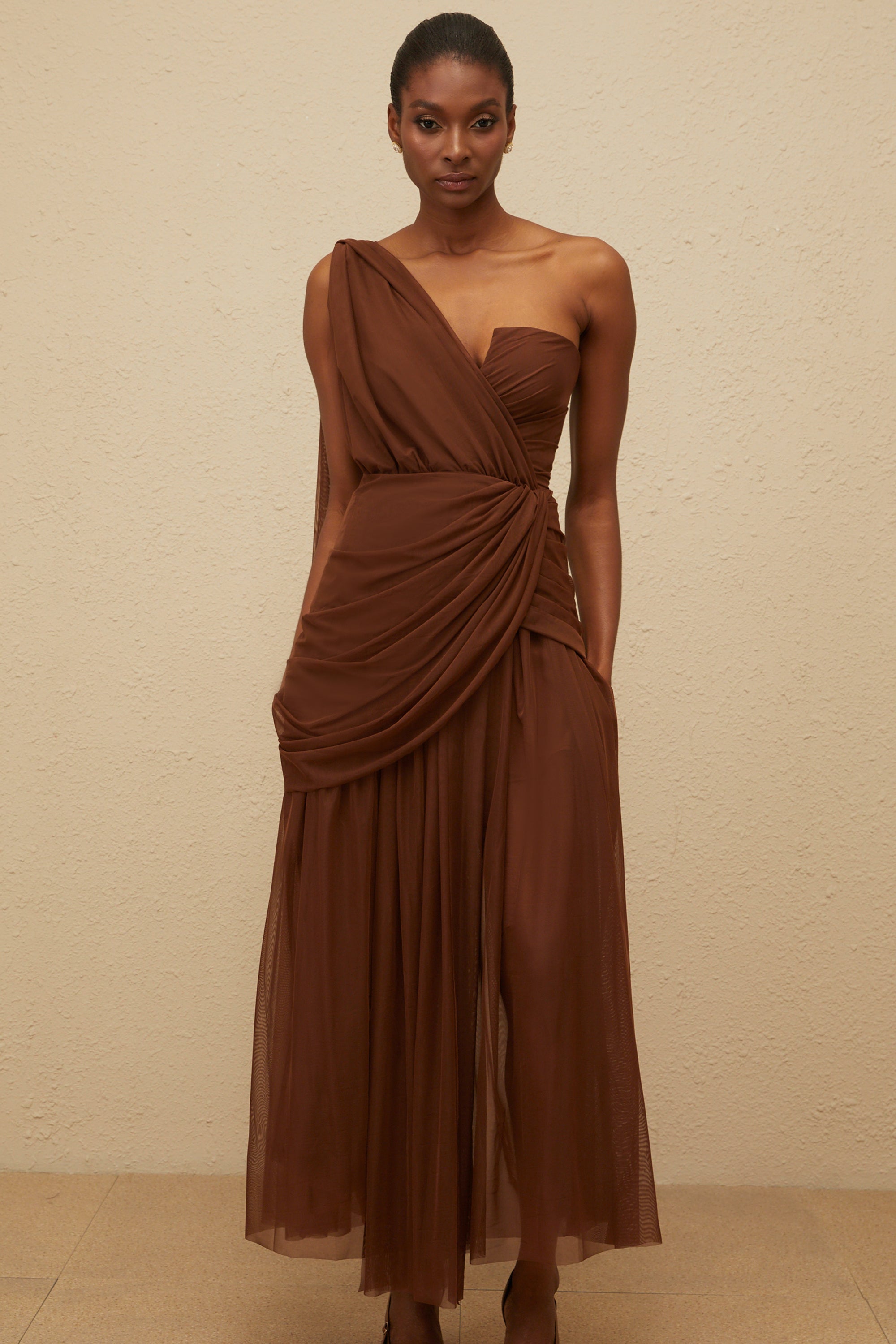 Agathe Brown Asymmetrisches Maxi-Abendkleid