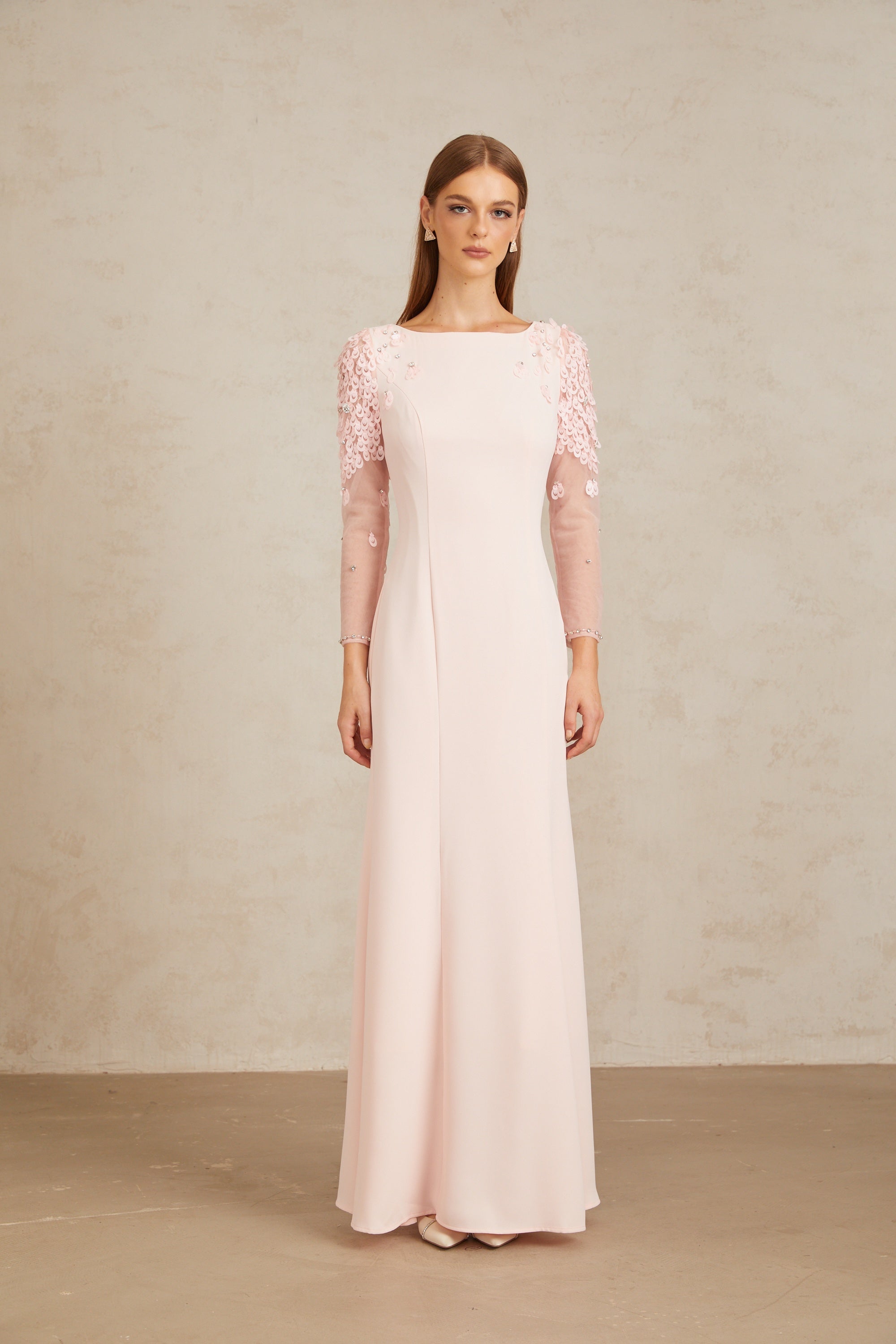 Gunnel Pink – Ausgestelltes, verziertes Maxikleid