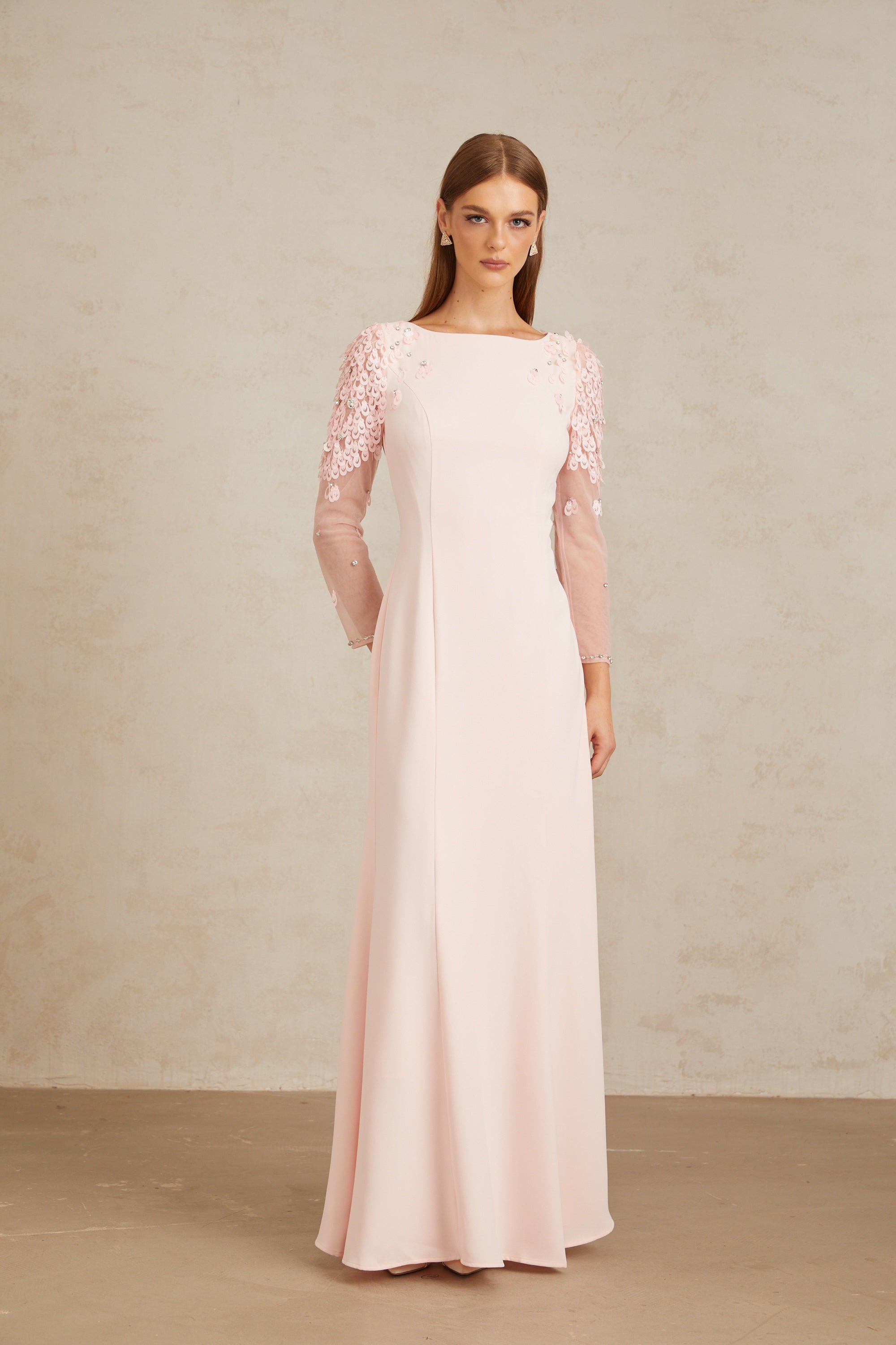 Gunnel Pink – Ausgestelltes, verziertes Maxikleid