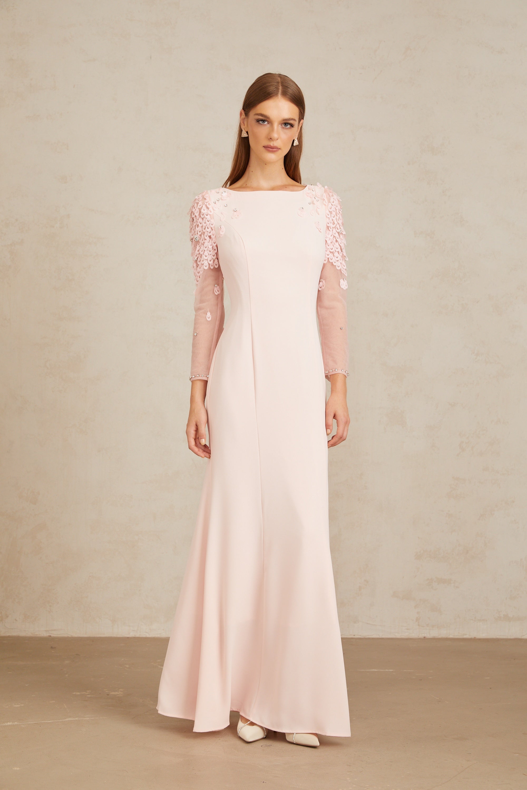 Gunnel Pink – Ausgestelltes, verziertes Maxikleid