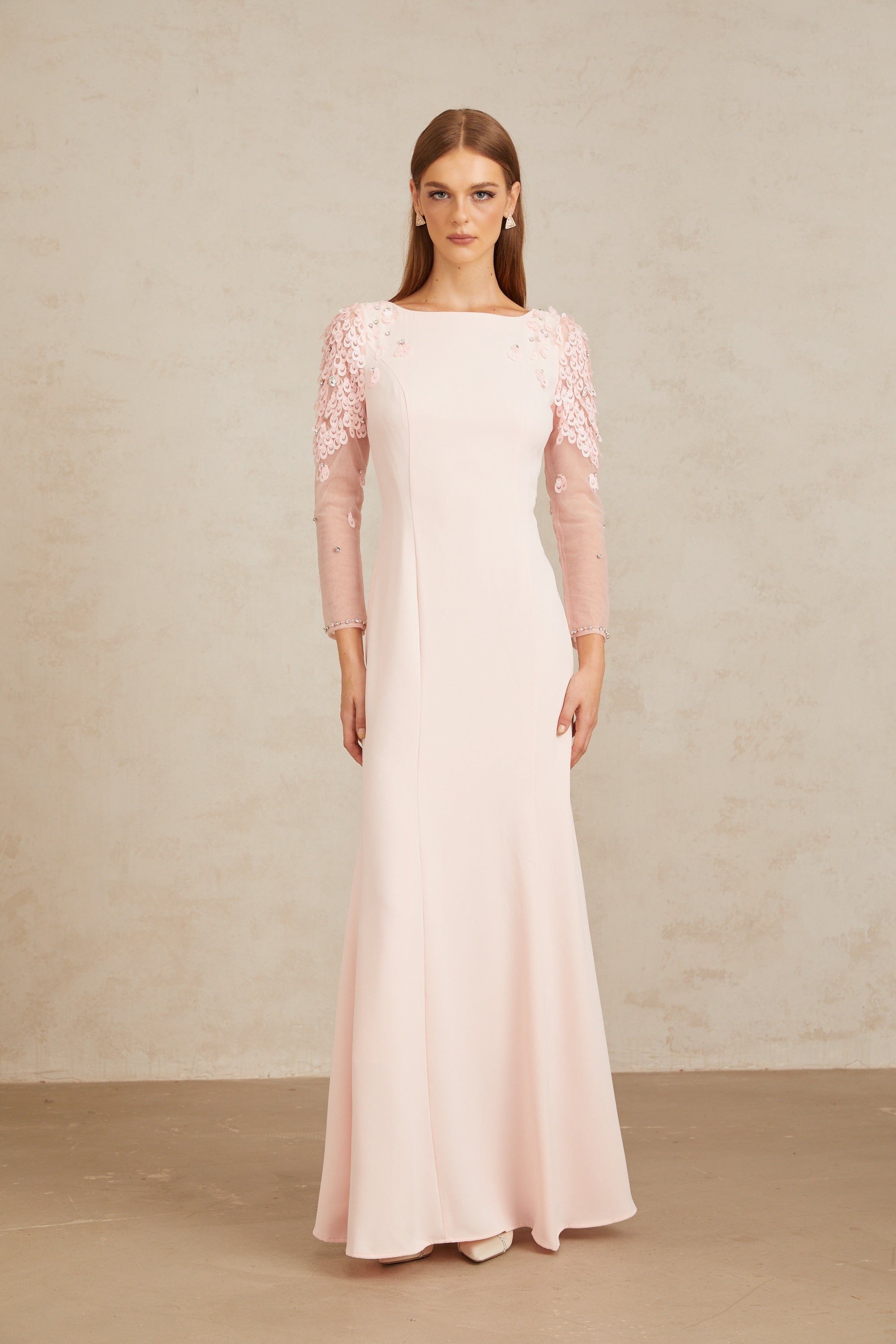 Gunnel Pink – Ausgestelltes, verziertes Maxikleid