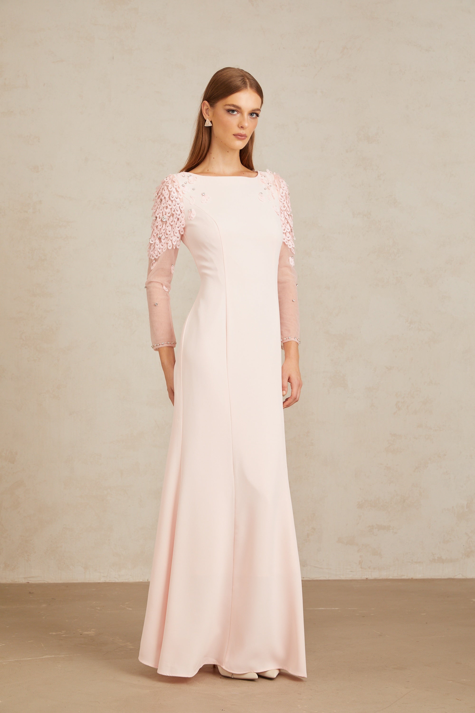 Gunnel Pink – Ausgestelltes, verziertes Maxikleid