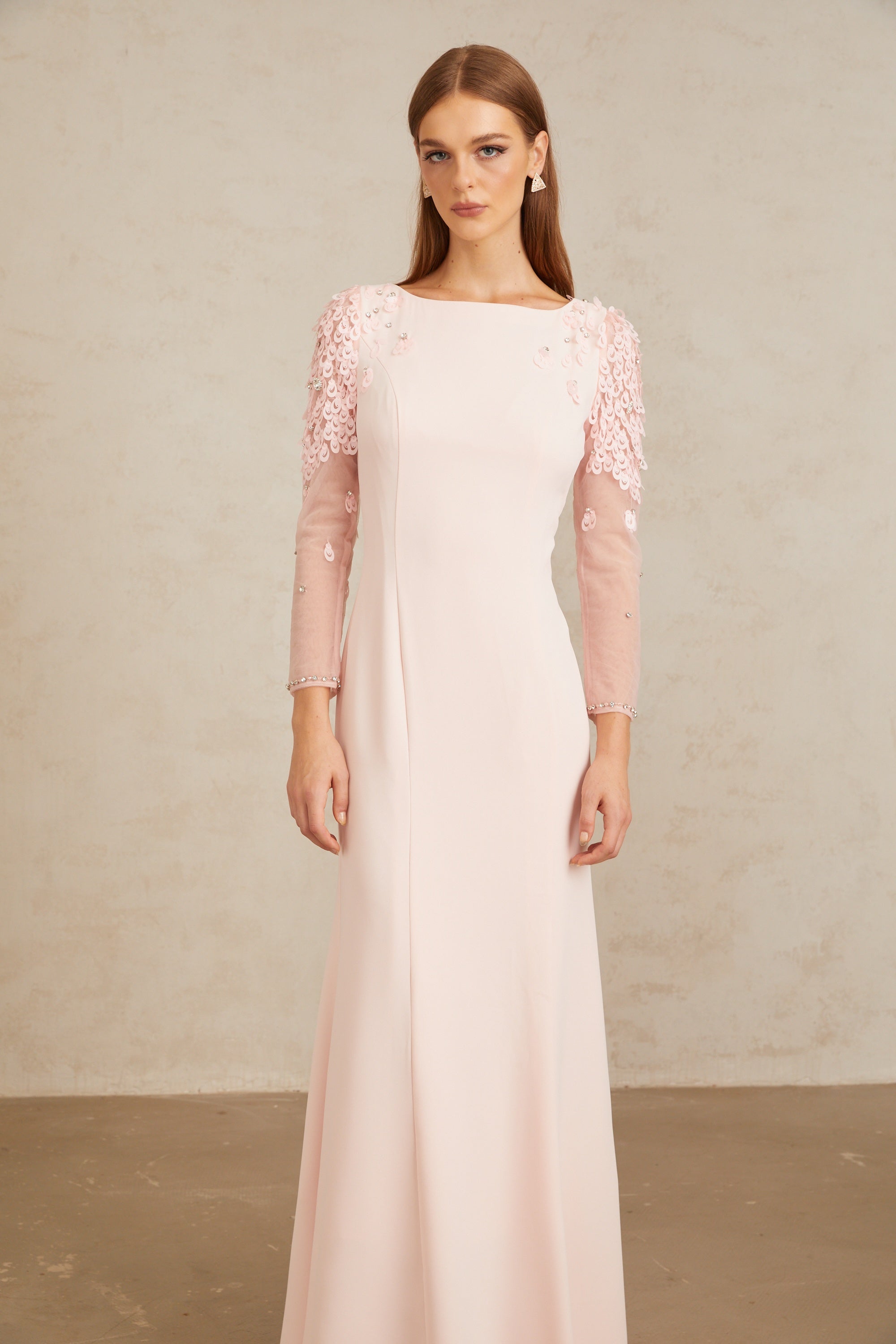 Gunnel Pink – Ausgestelltes, verziertes Maxikleid