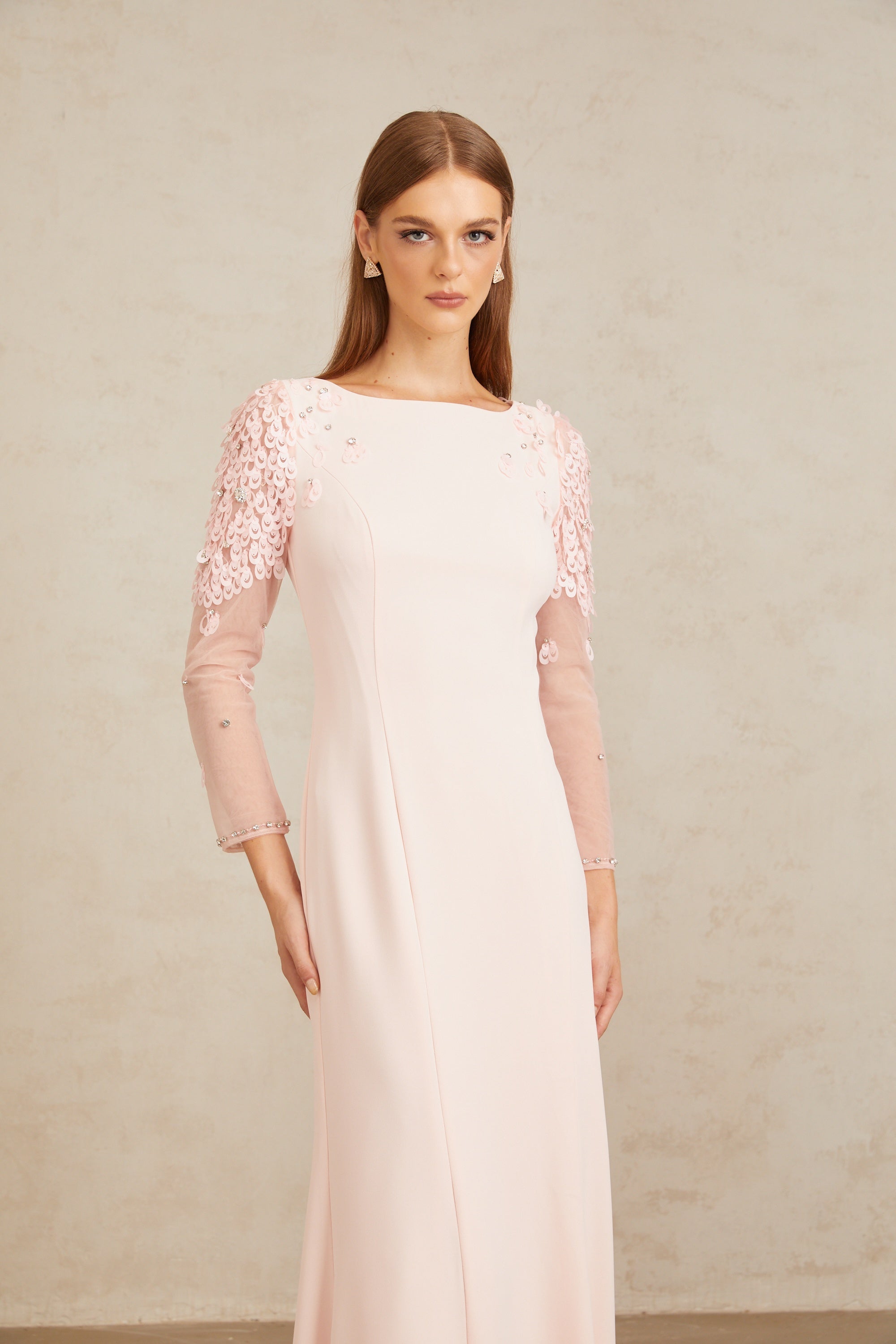 Gunnel Pink – Ausgestelltes, verziertes Maxikleid