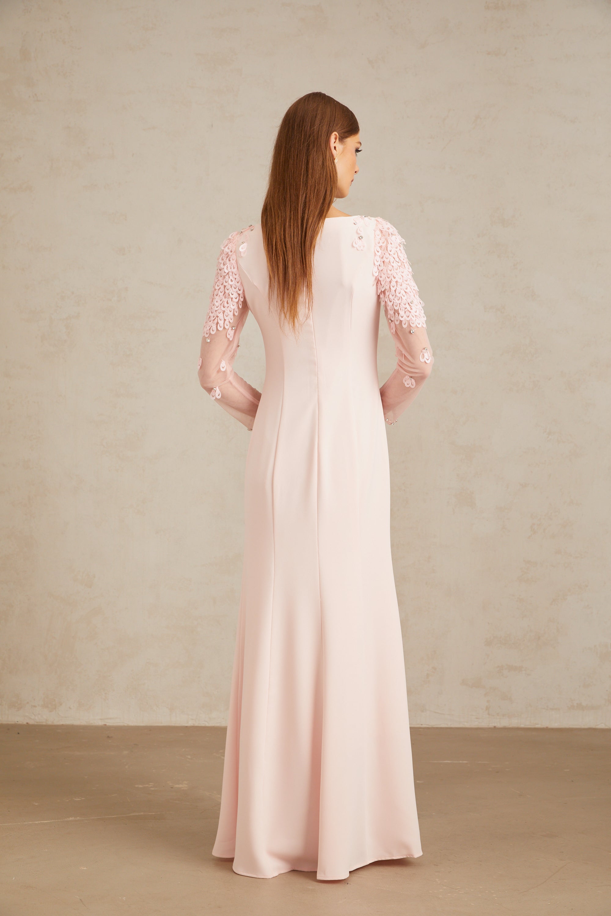 Gunnel Pink – Ausgestelltes, verziertes Maxikleid