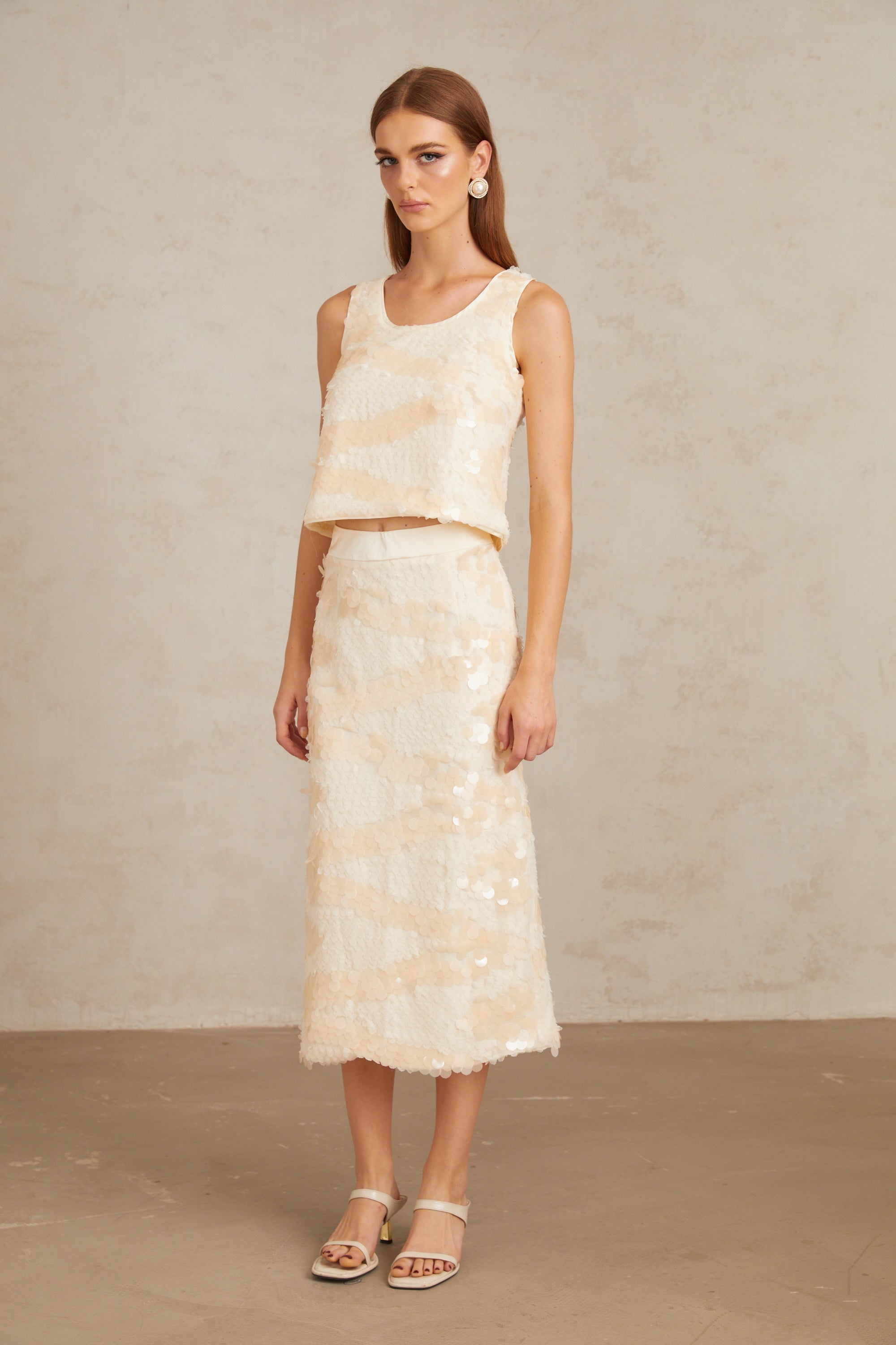 Maisie – Oberteil und Rock mit strukturierten Pailletten und Verzierungen